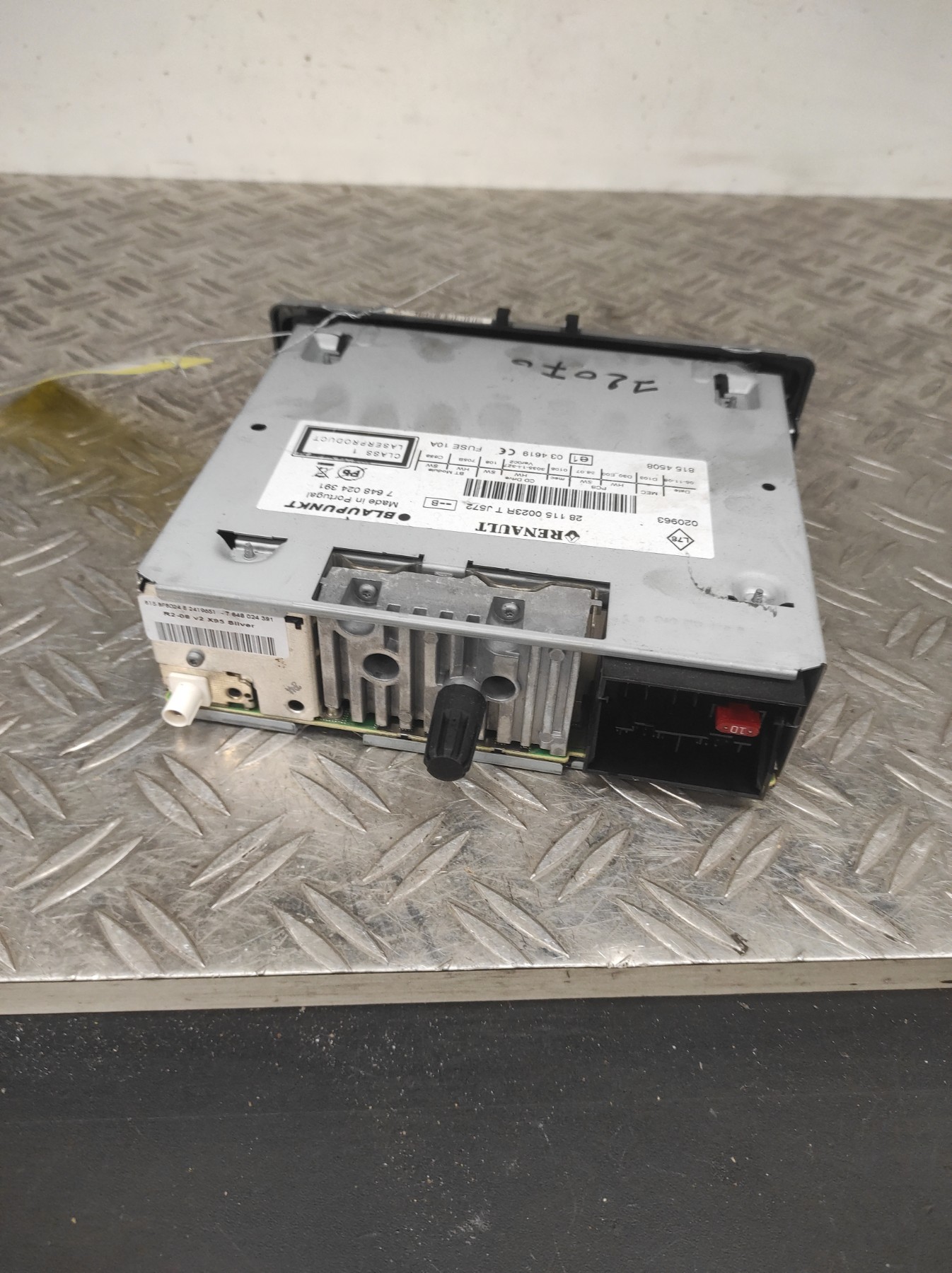 Autoradio d’origine RENAULT MEGANE 3 PHASE 1 – 281150023R