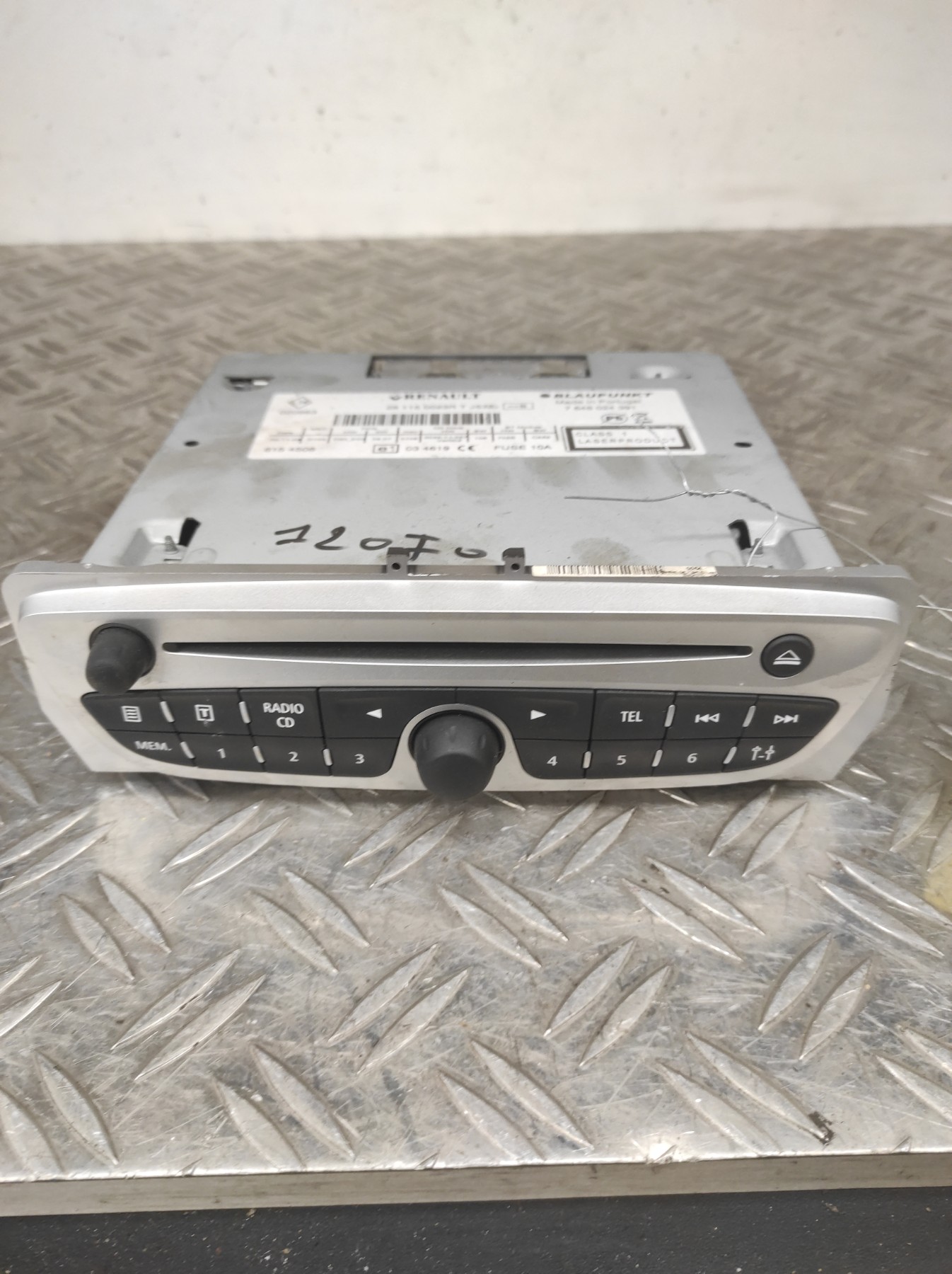 Autoradio d’origine RENAULT MEGANE 3 PHASE 1 – 281150023R