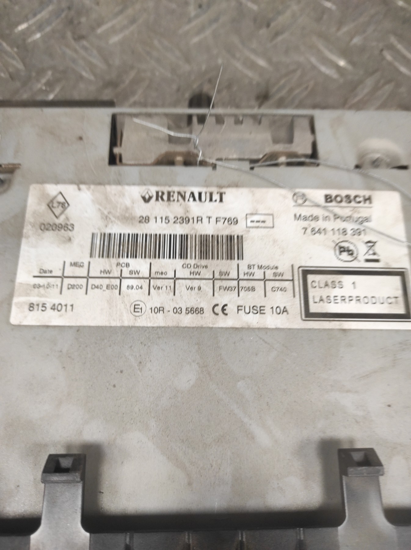 Autoradio d&rsquo;origine RENAULT TWINGO 2 PHASE 1 – 281152391R
