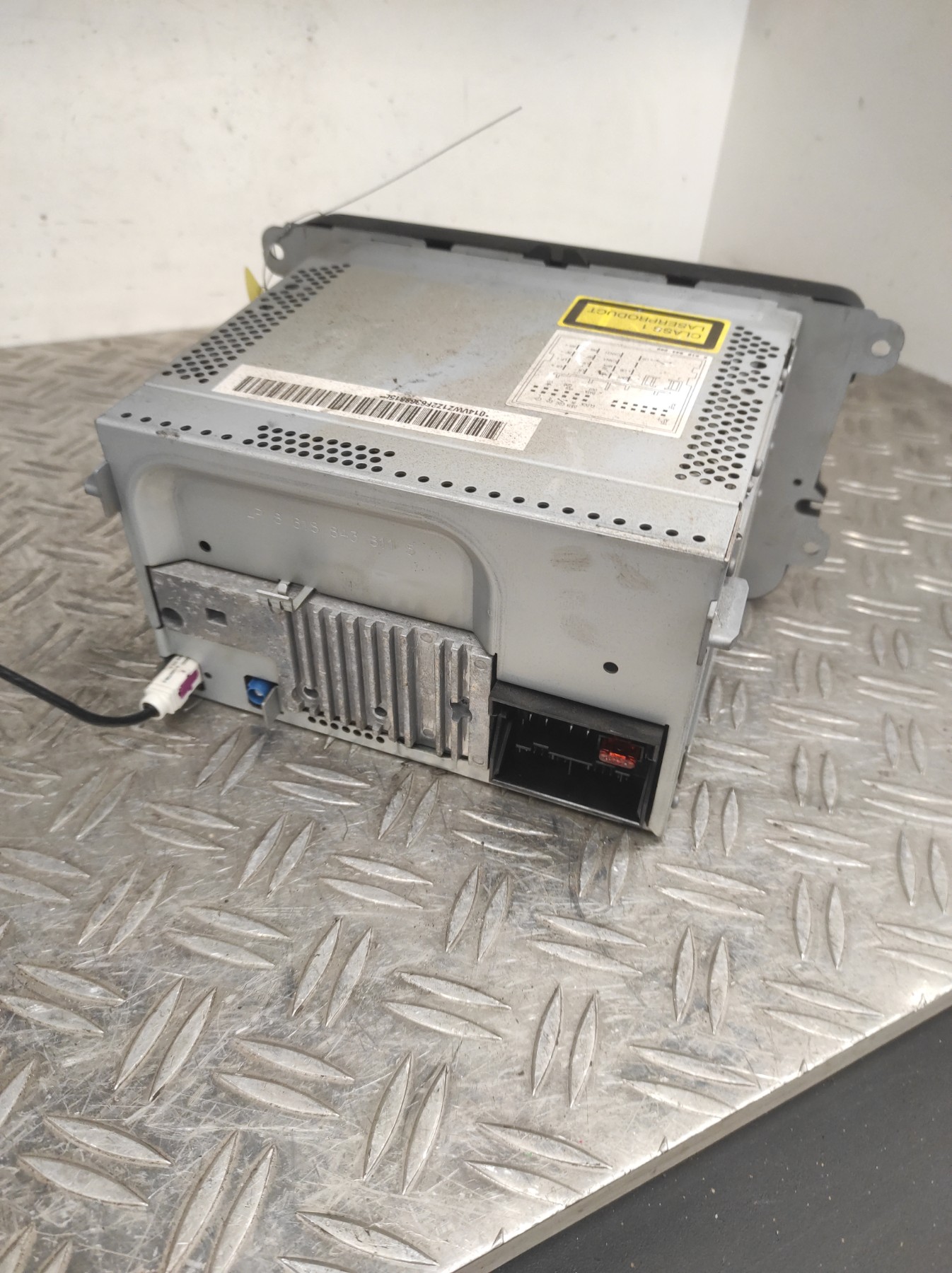 Autoradio d&rsquo;origine VOLKSWAGEN TOURAN 1 PHASE 1 – 1K0035191