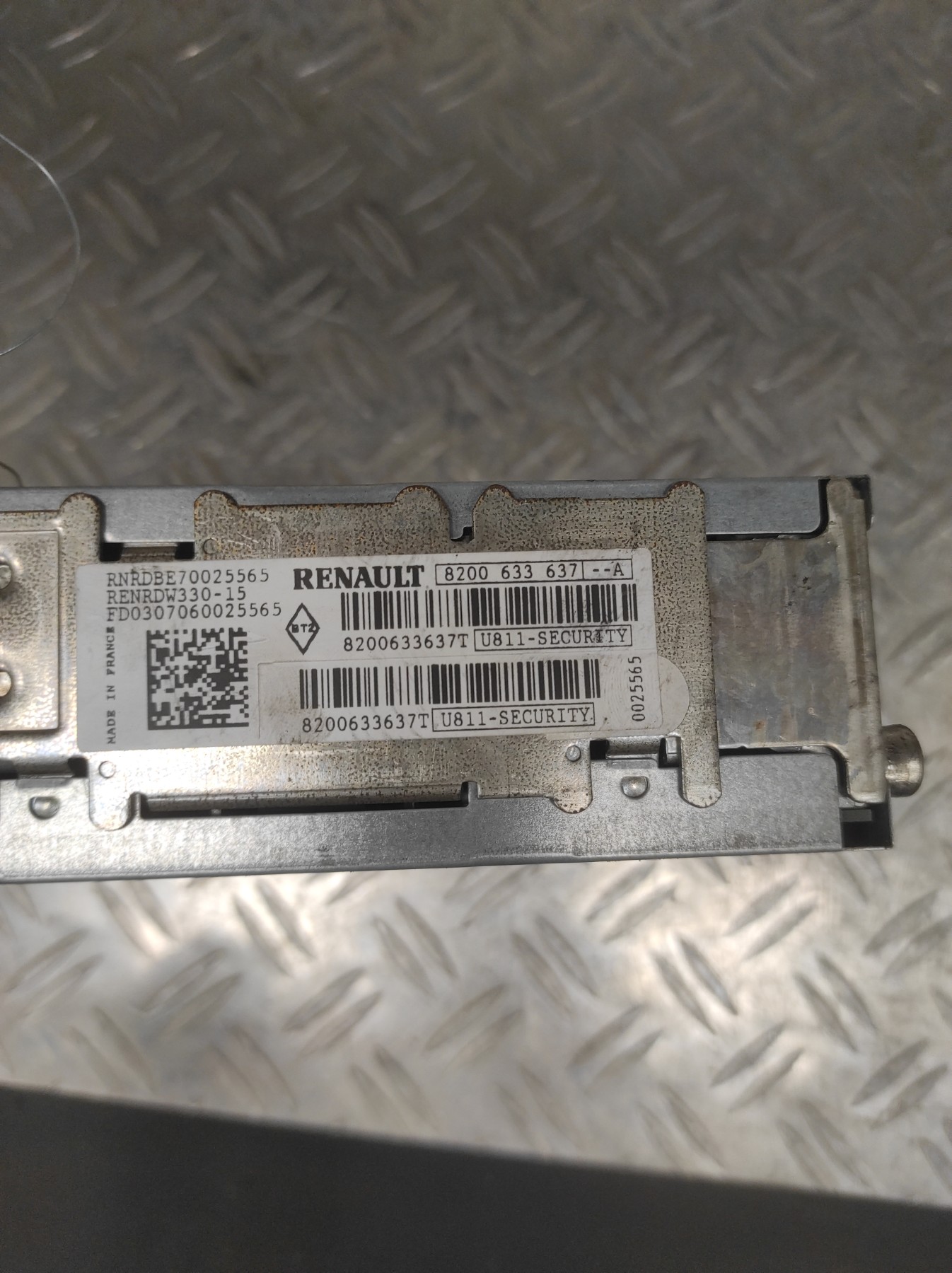 Autoradio d’origine RENAULT MEGANE 2 PHASE 1 – 8200633637A