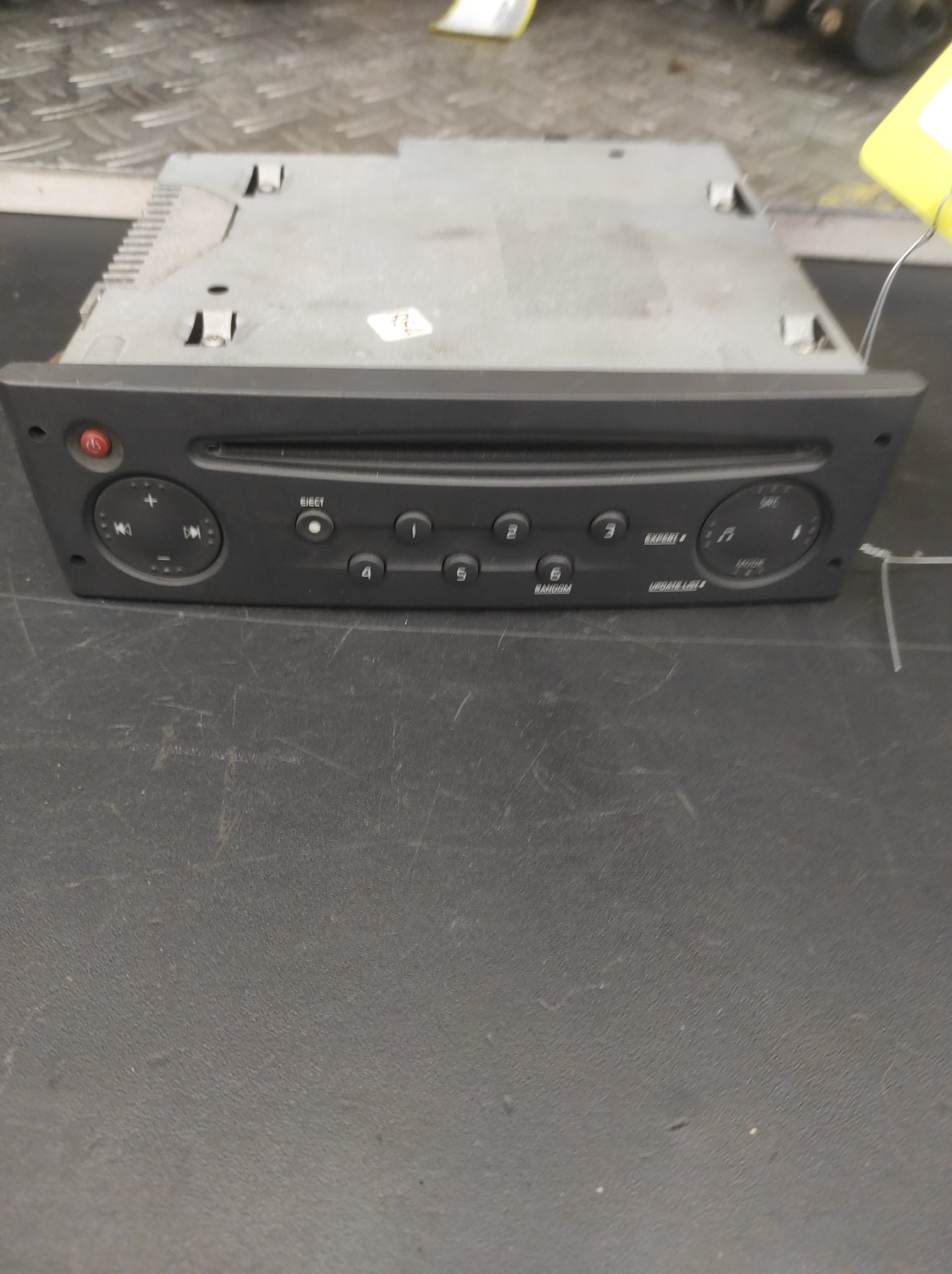 Autoradio d&rsquo;origine RENAULT CLIO 2 PHASE 2 – 8200633621B