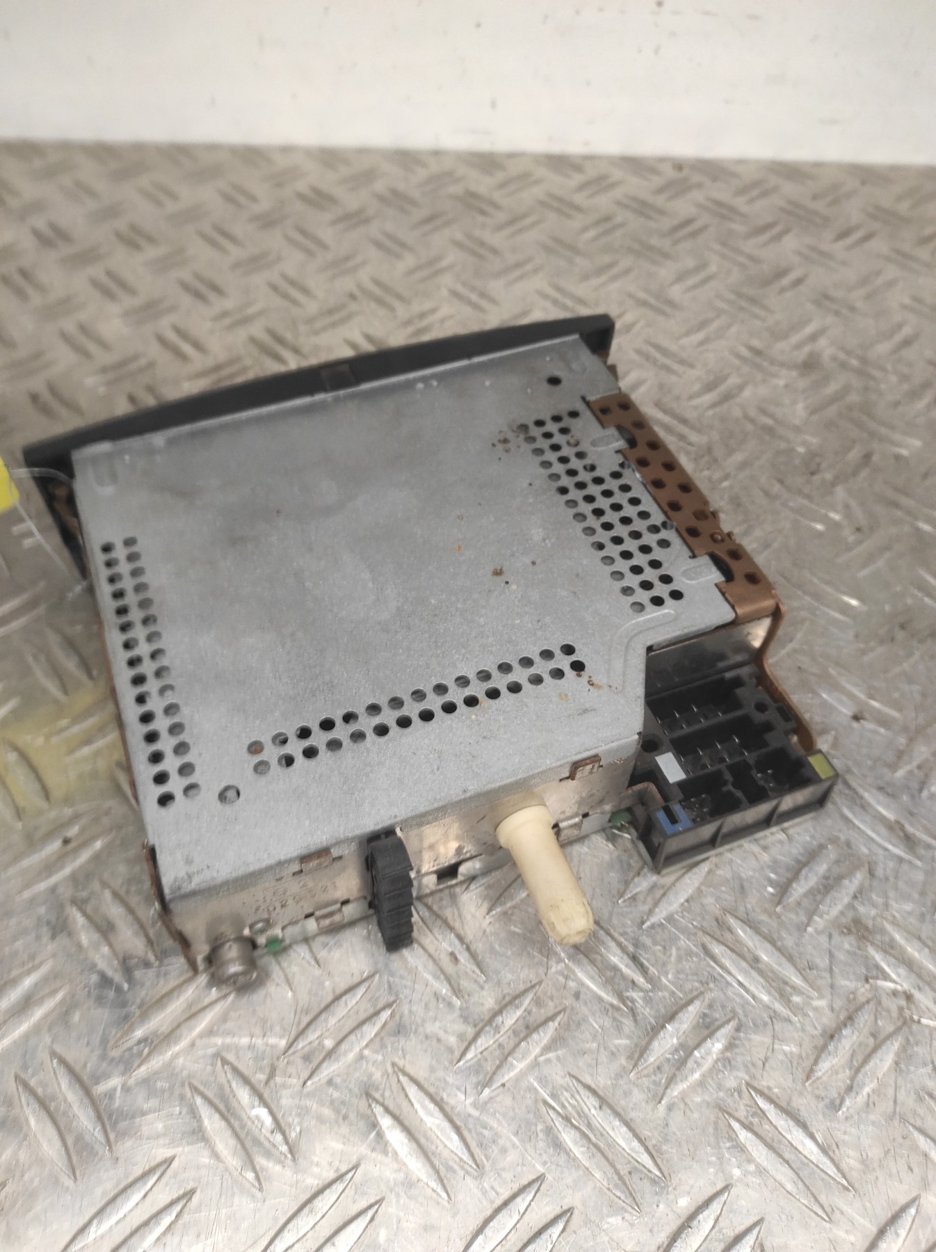Autoradio d’origine RENAULT MEGANE 2 PHASE 1 – 8200256141