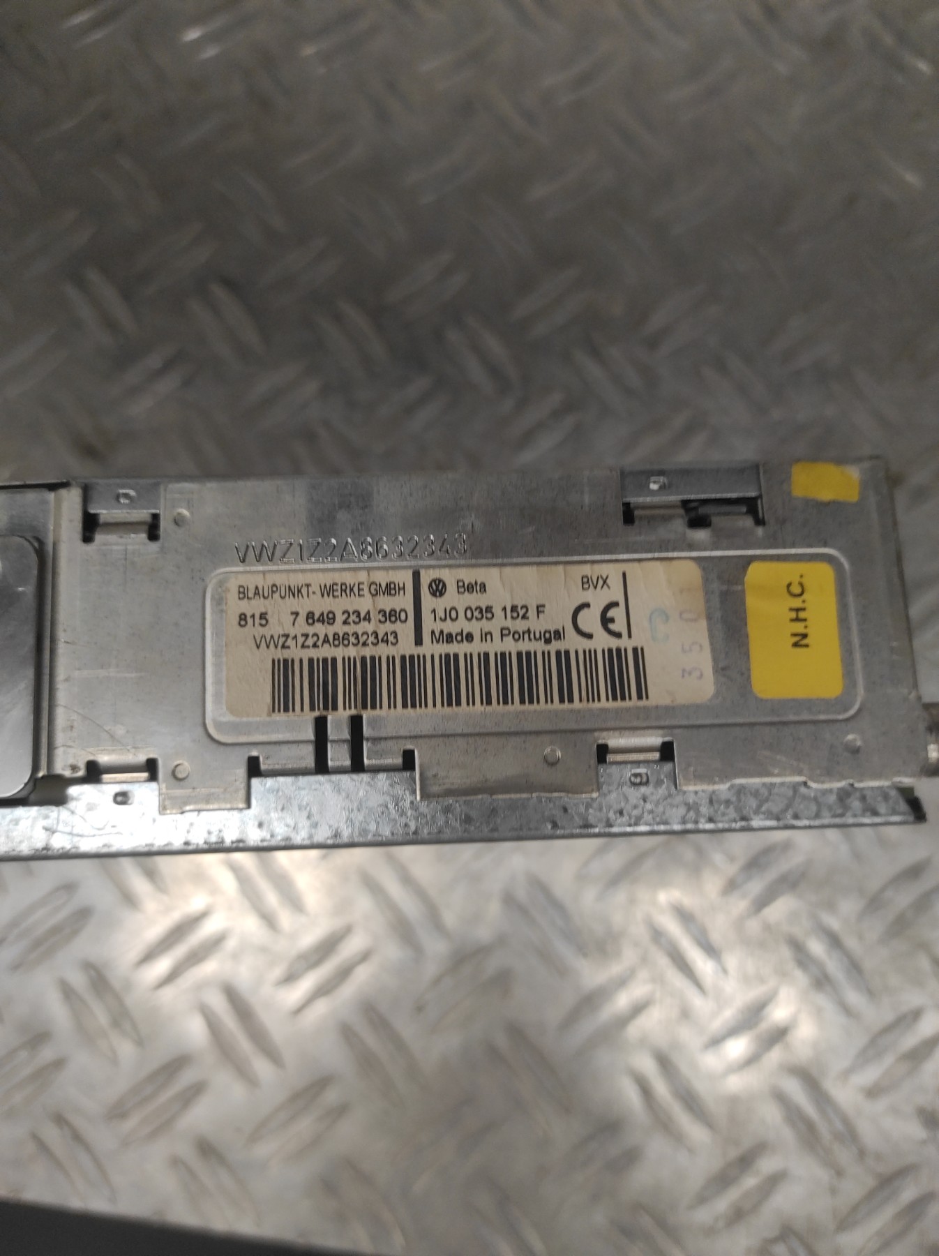 Autoradio d&rsquo;origine VOLKSWAGEN PASSAT 2 PHASE 1 – 1J0035152F