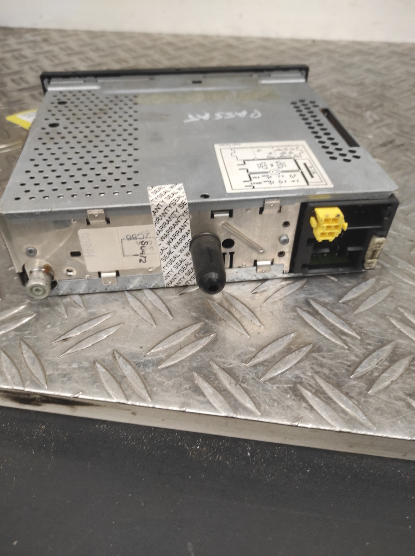 Autoradio d&rsquo;origine VOLKSWAGEN PASSAT 2 PHASE 1 – 1J0035152F