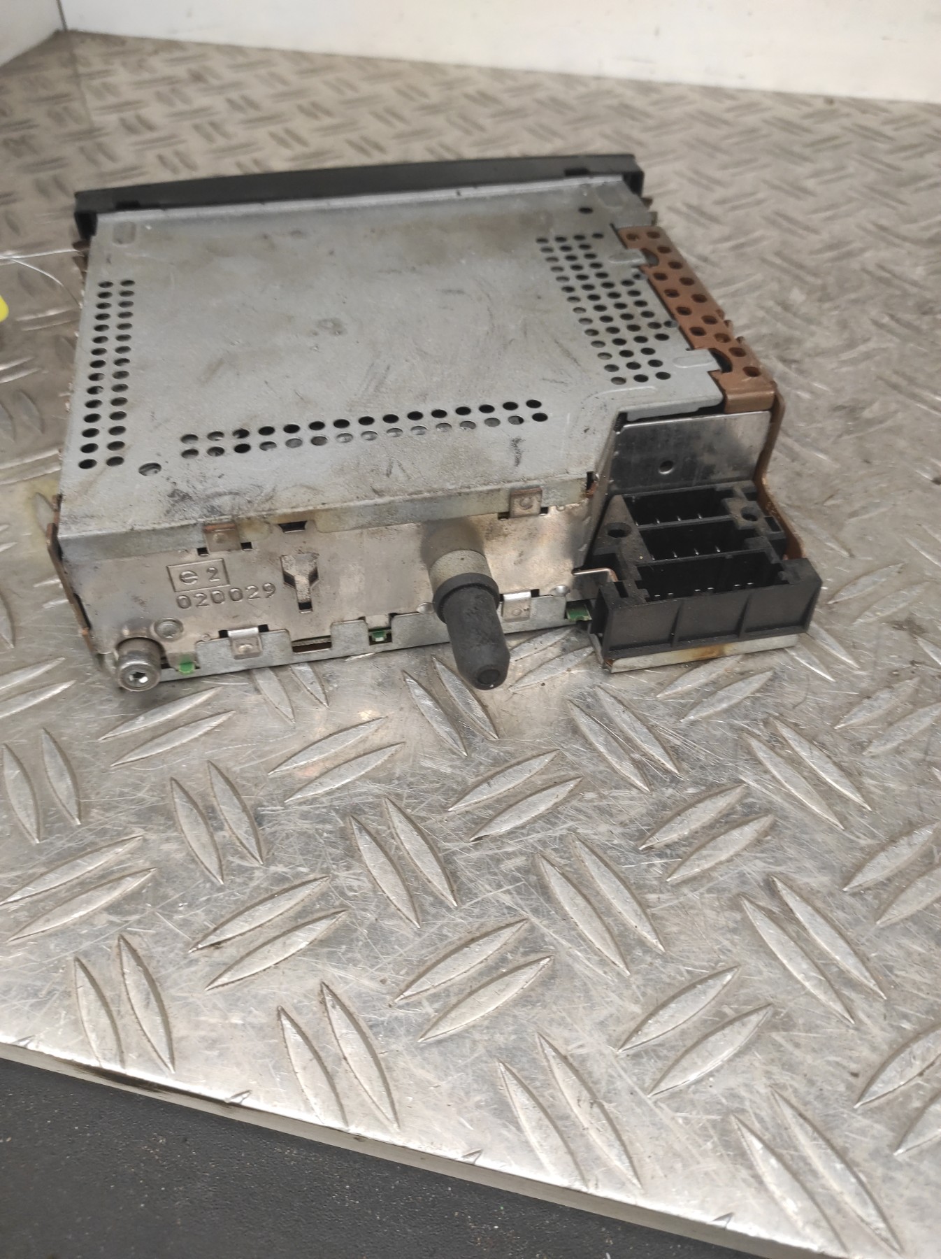 Autoradio d’origine PEUGEOT 307 PHASE 1 – 9,6366E+11