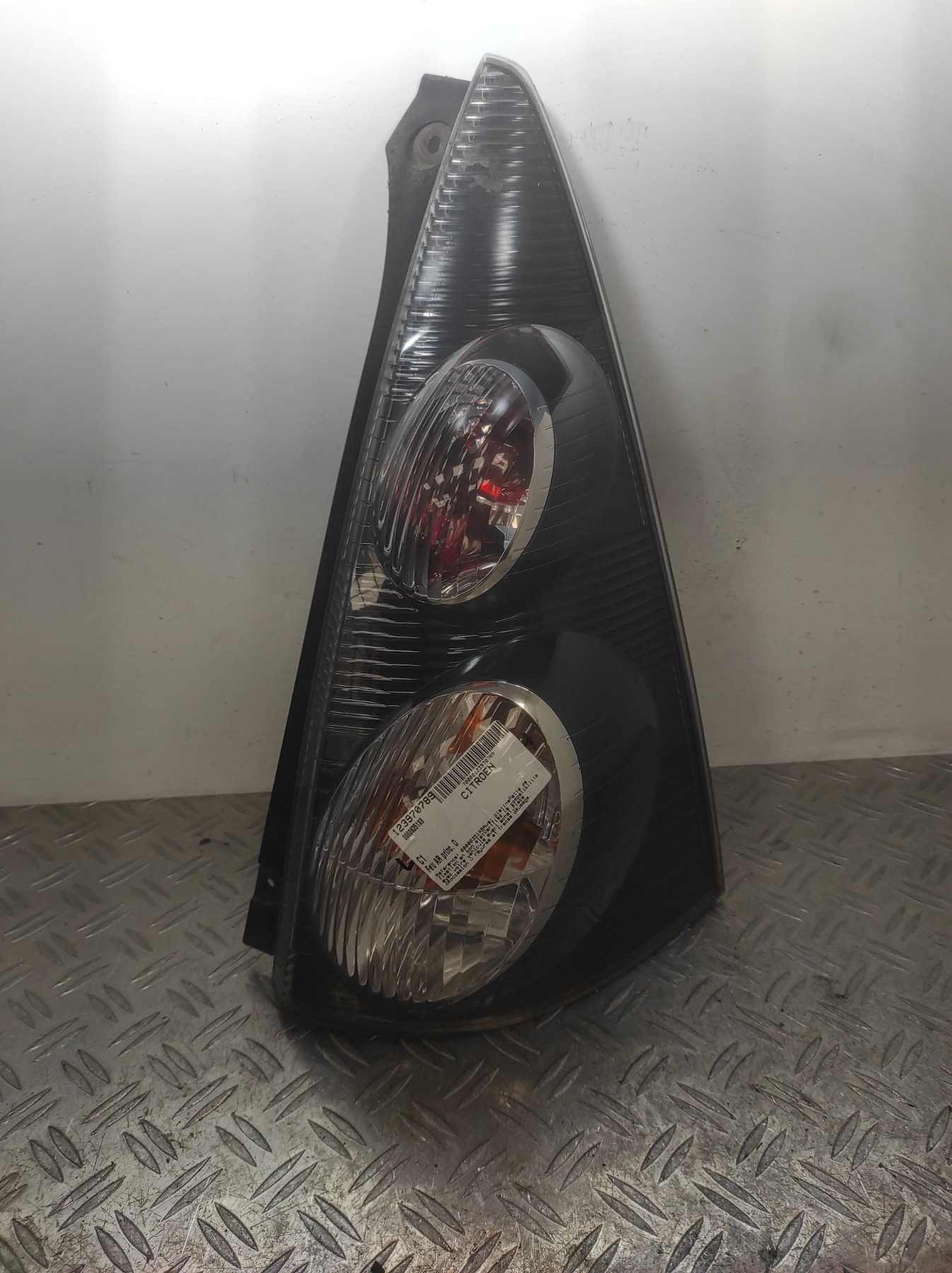 Feu arriere principal droit (feux) CITROEN C1 – 00006351X8