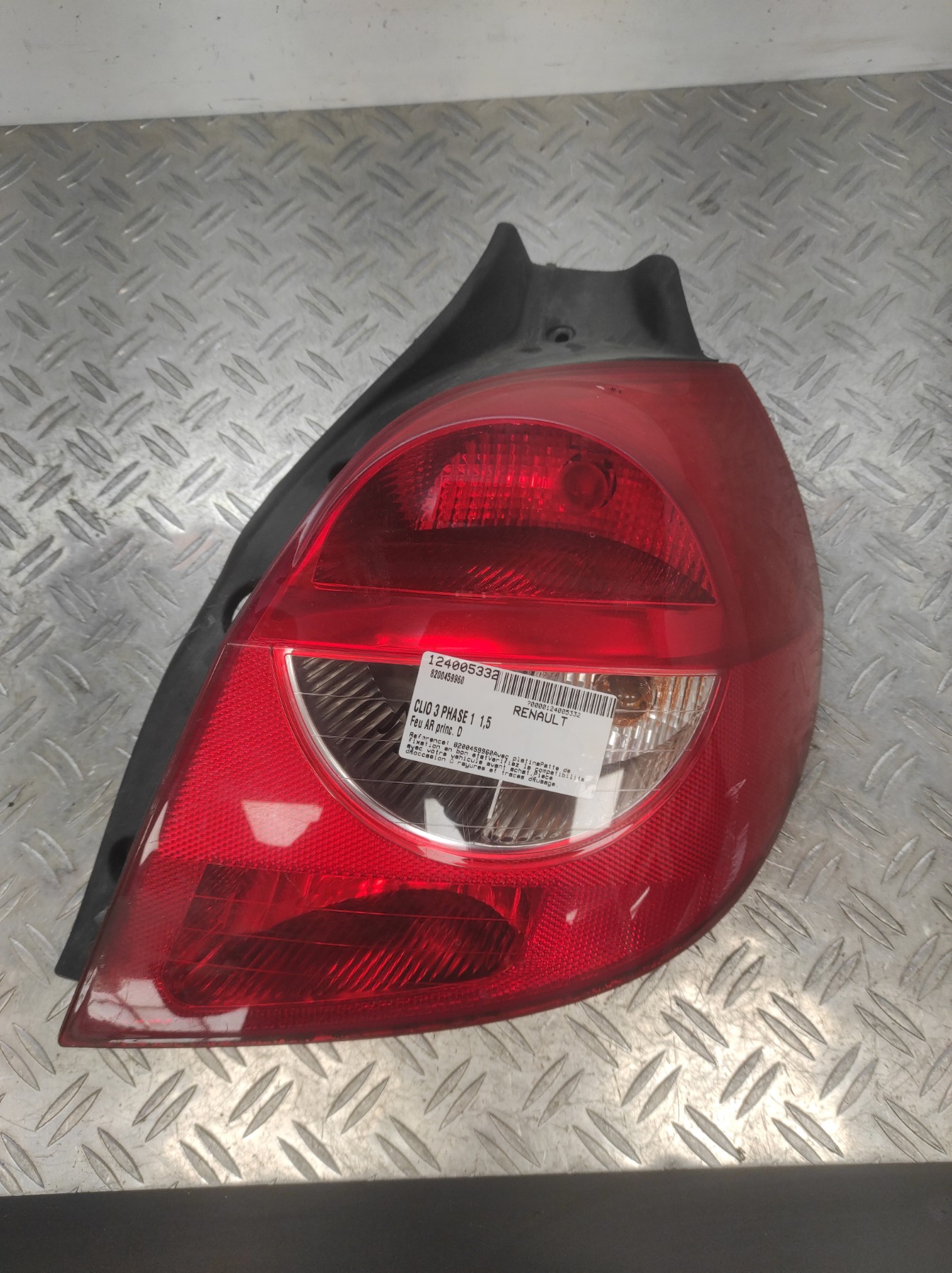 Feu arriere principal droit (feux) RENAULT CLIO 3 PHASE 1 – 8200459960