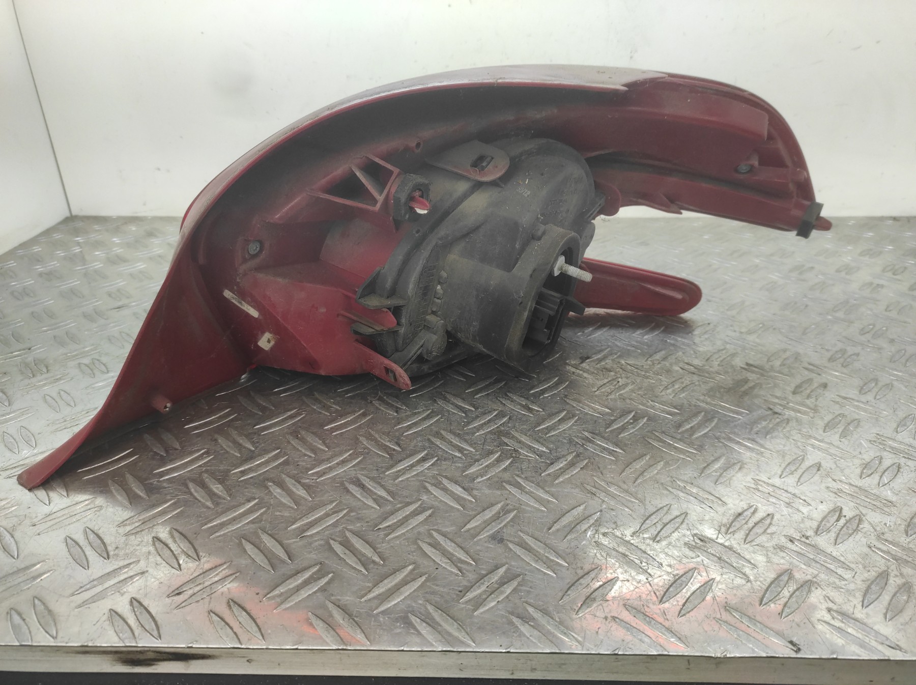 Feu arriere principal gauche (feux) PEUGEOT 208 1 PHASE 1 – 9672628280