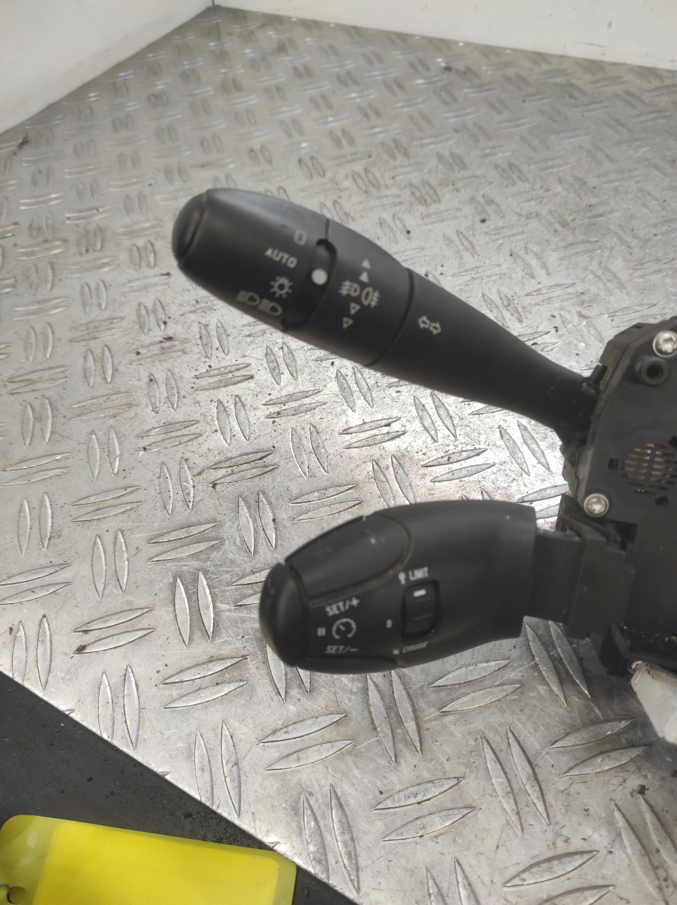 Com (Bloc Contacteur Tournant+Commodo Essuie Glace+Commodo Phare) PEUGEOT 207 PHASE 1 – 96630718XT