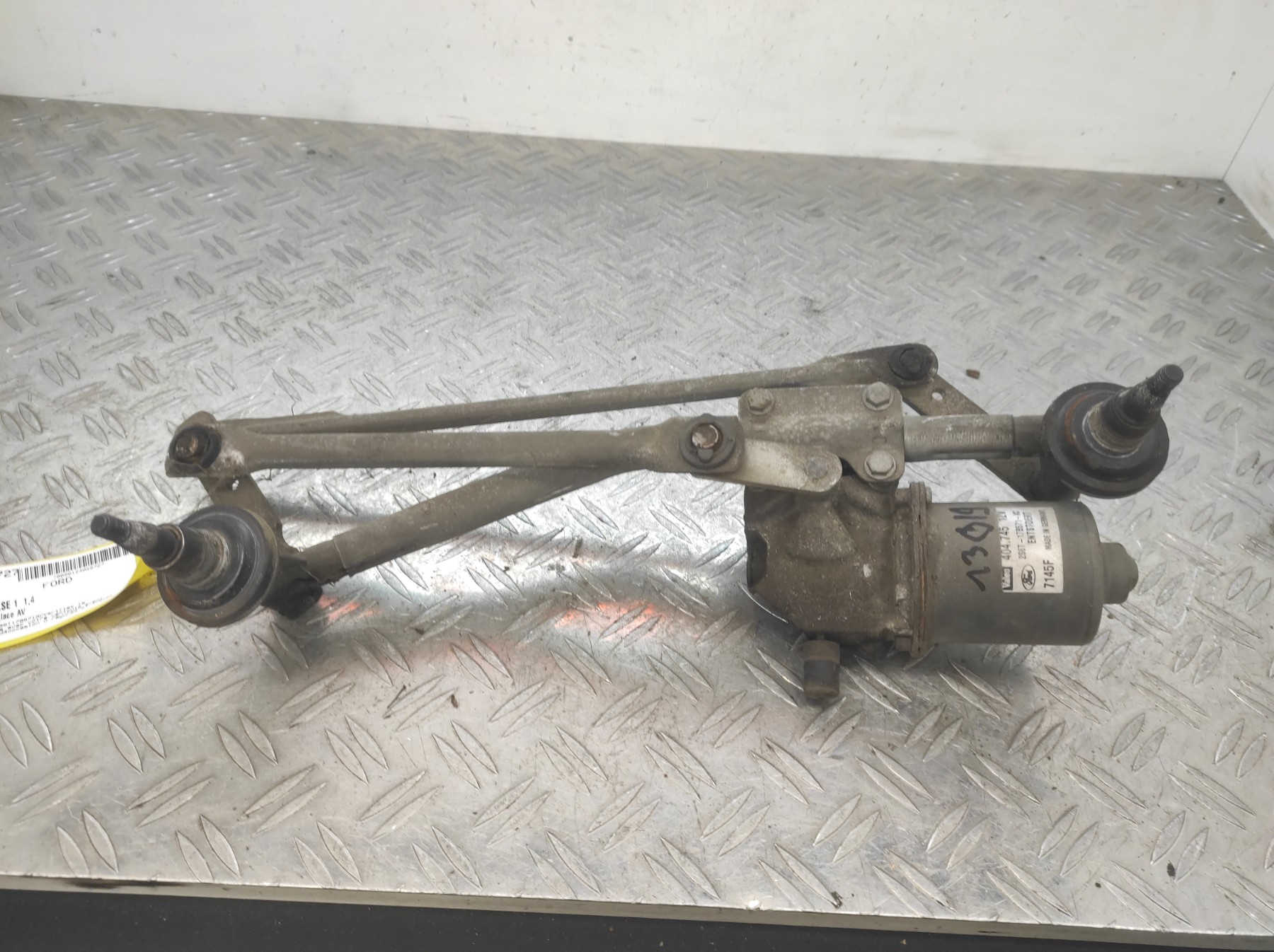 Moteur essuie glace avant FORD FIESTA 5 PHASE 1 – 2S6T17B571AC