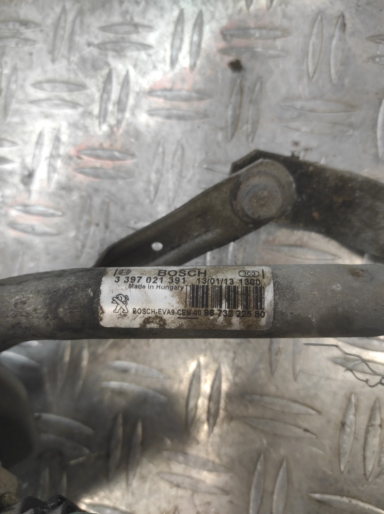Moteur essuie glace avant PEUGEOT 208 1 PHASE 1 – 9673222580