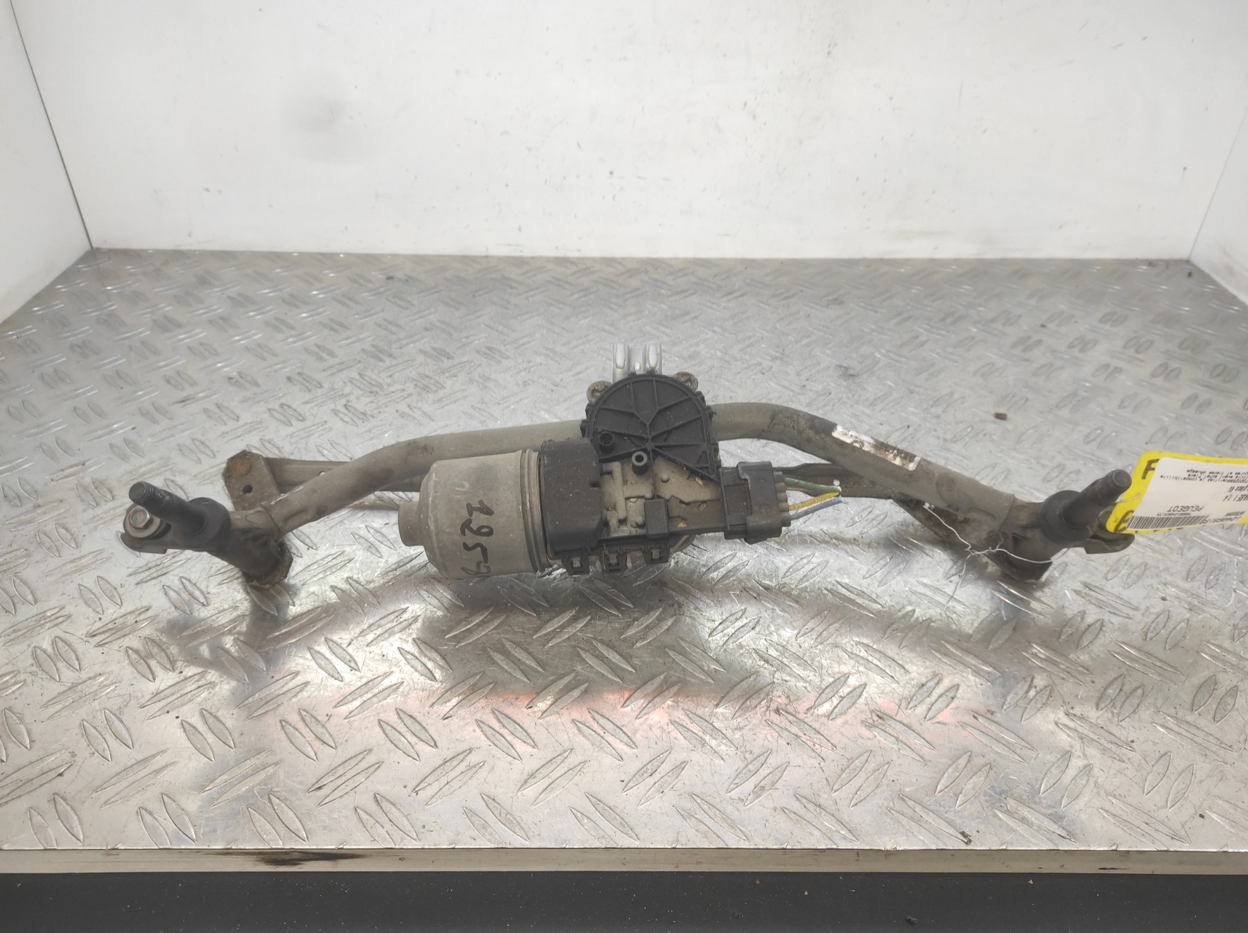 Moteur essuie glace avant PEUGEOT 208 1 PHASE 1 – 9673222580