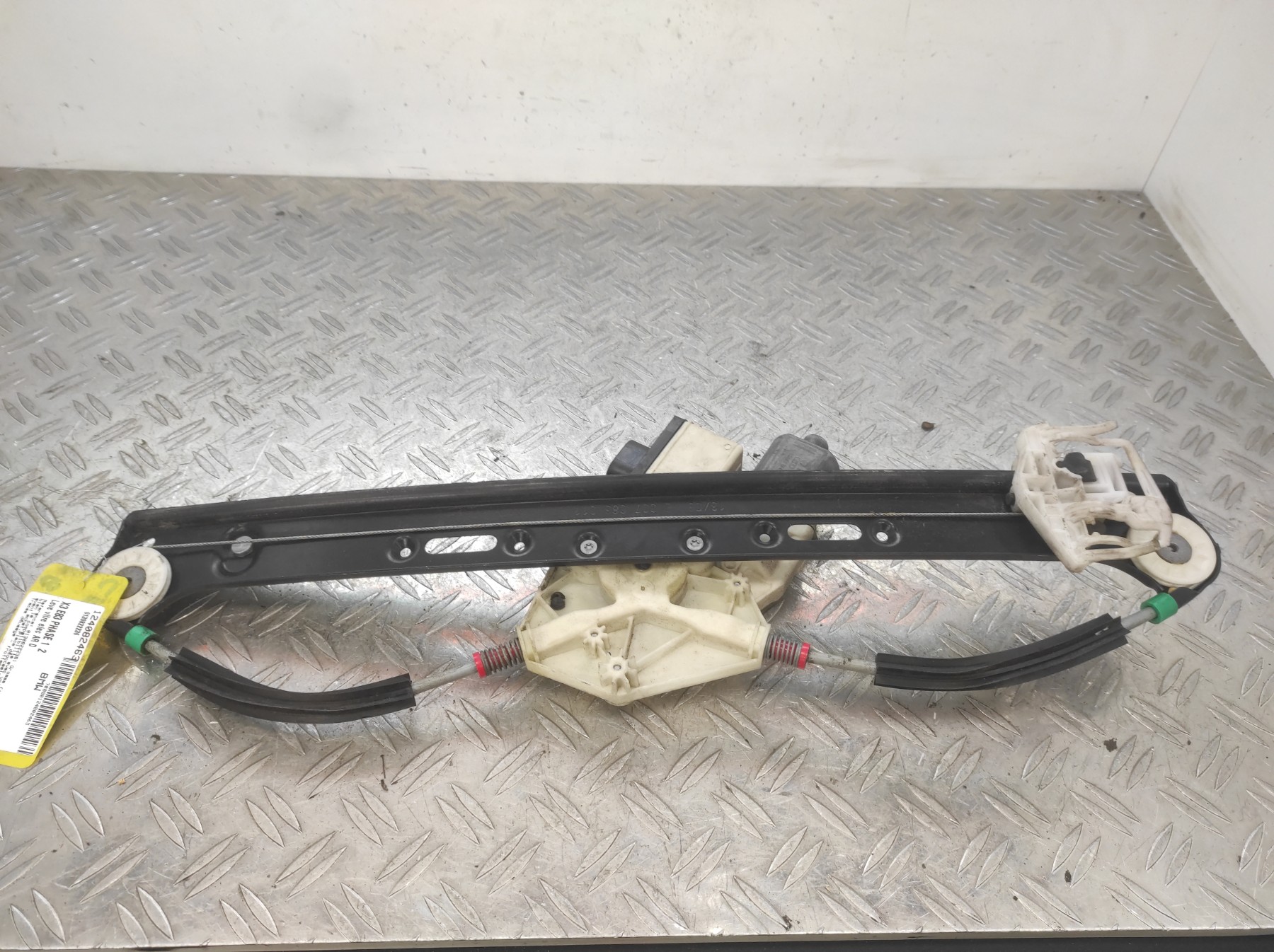 Leve vitre electrique arriere droit BMW X3 E83 PHASE 1 – 130822236