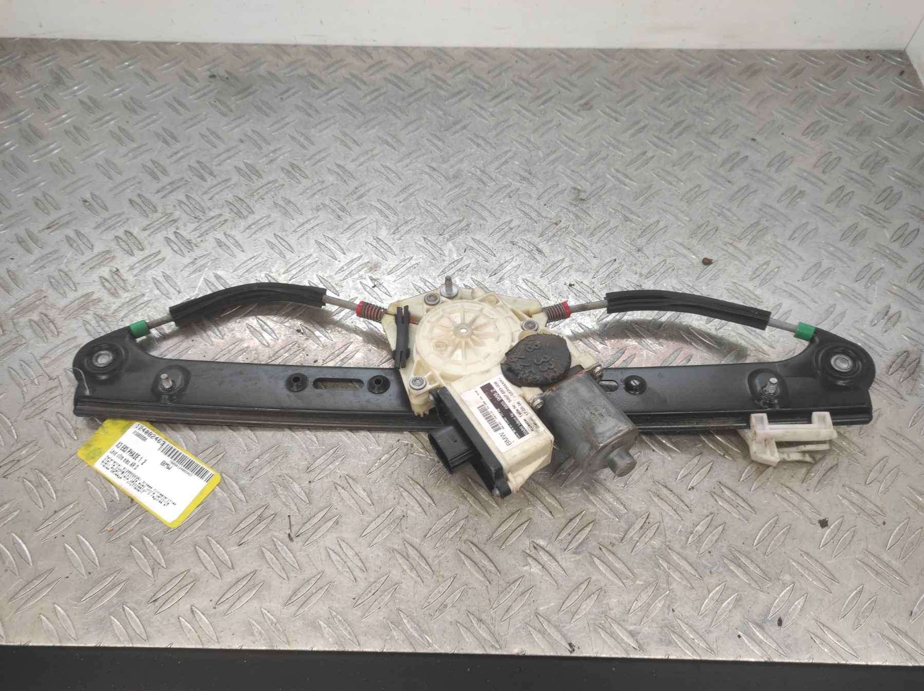 Leve vitre electrique arriere droit BMW X3 E83 PHASE 1 – 130822236