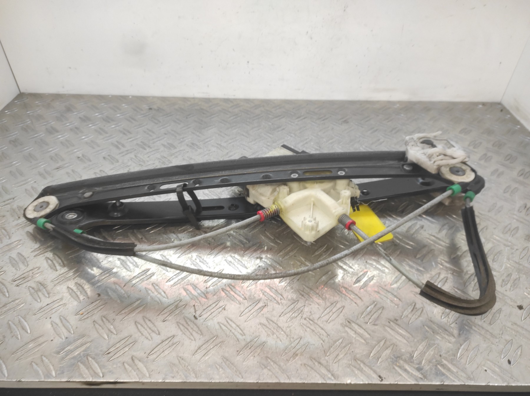 Leve vitre electrique avant gauche BMW X3 E83 PHASE 1 – 130822223