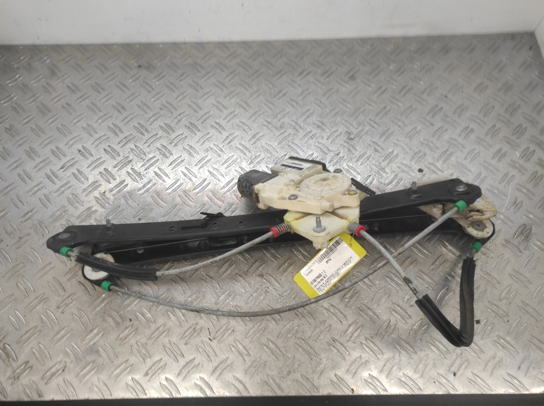 Leve vitre electrique avant droit BMW X3 E83 PHASE 1 – 130822222