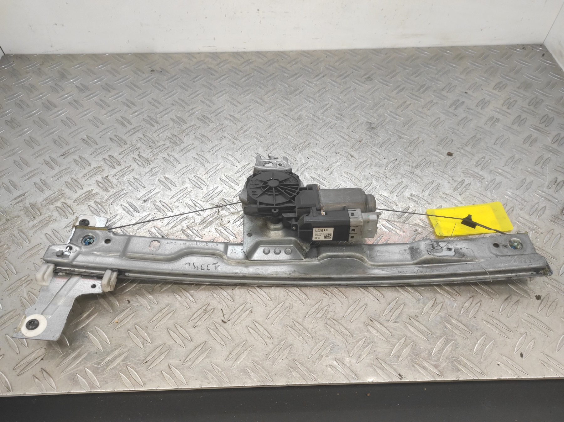 Leve vitre electrique avant gauche PEUGEOT 207 PHASE 1 – 400917H
