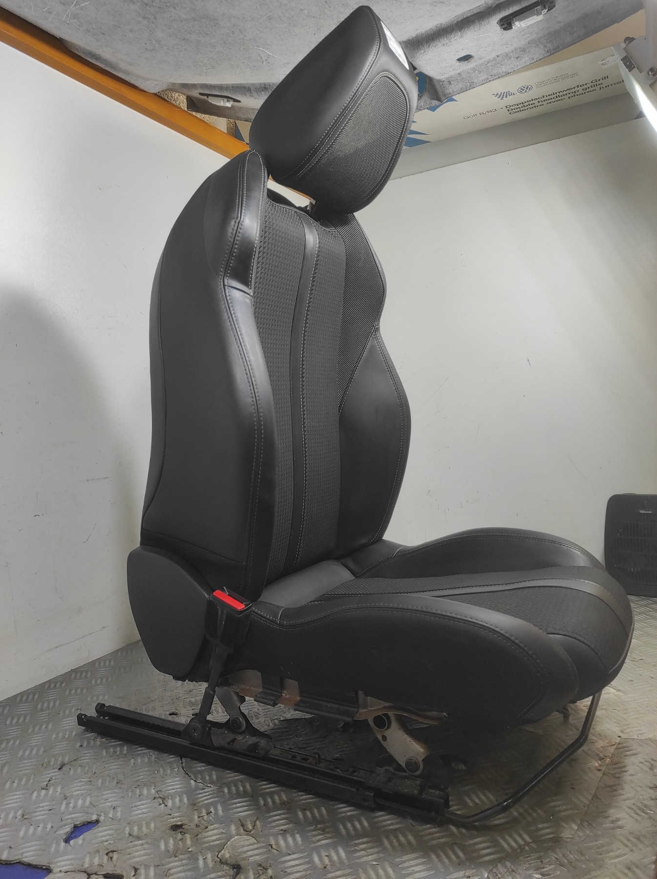 Siege avant gauche PEUGEOT 208 1 PHASE 1 – 9828366580