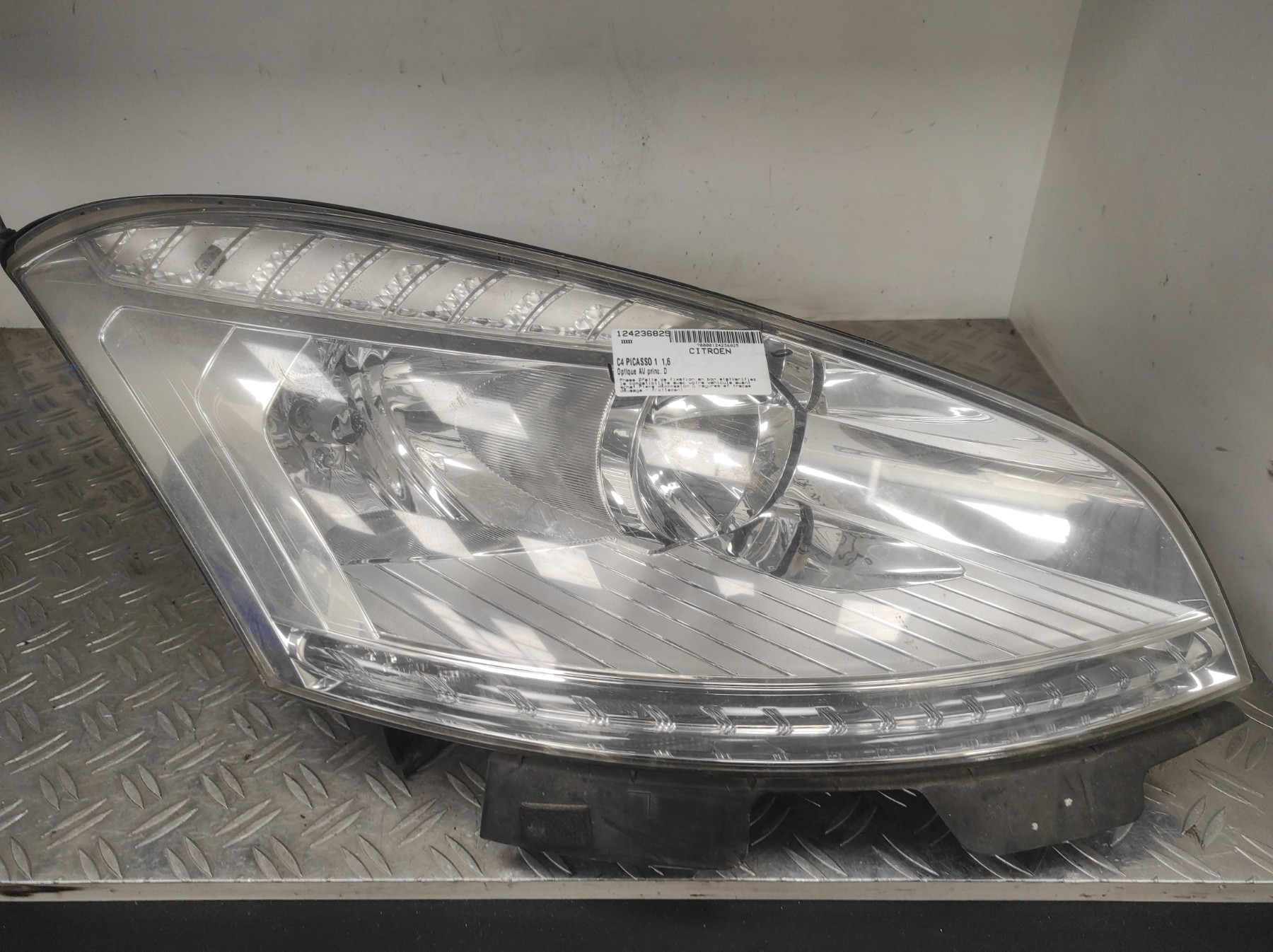 Optique avant principal droit (feux)(phare) CITROEN C4 PICASSO 1 – xxxxx