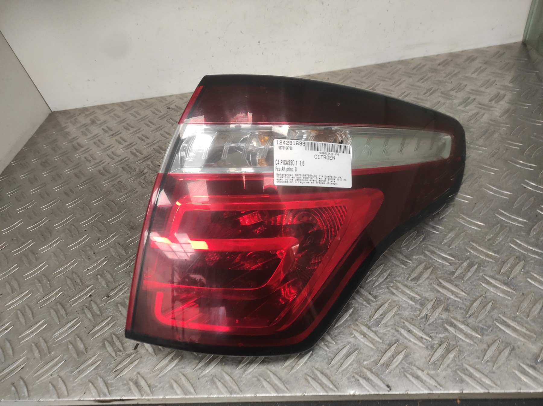 Feu arriere principal droit (feux) CITROEN C4 PICASSO 1 – 9673164780