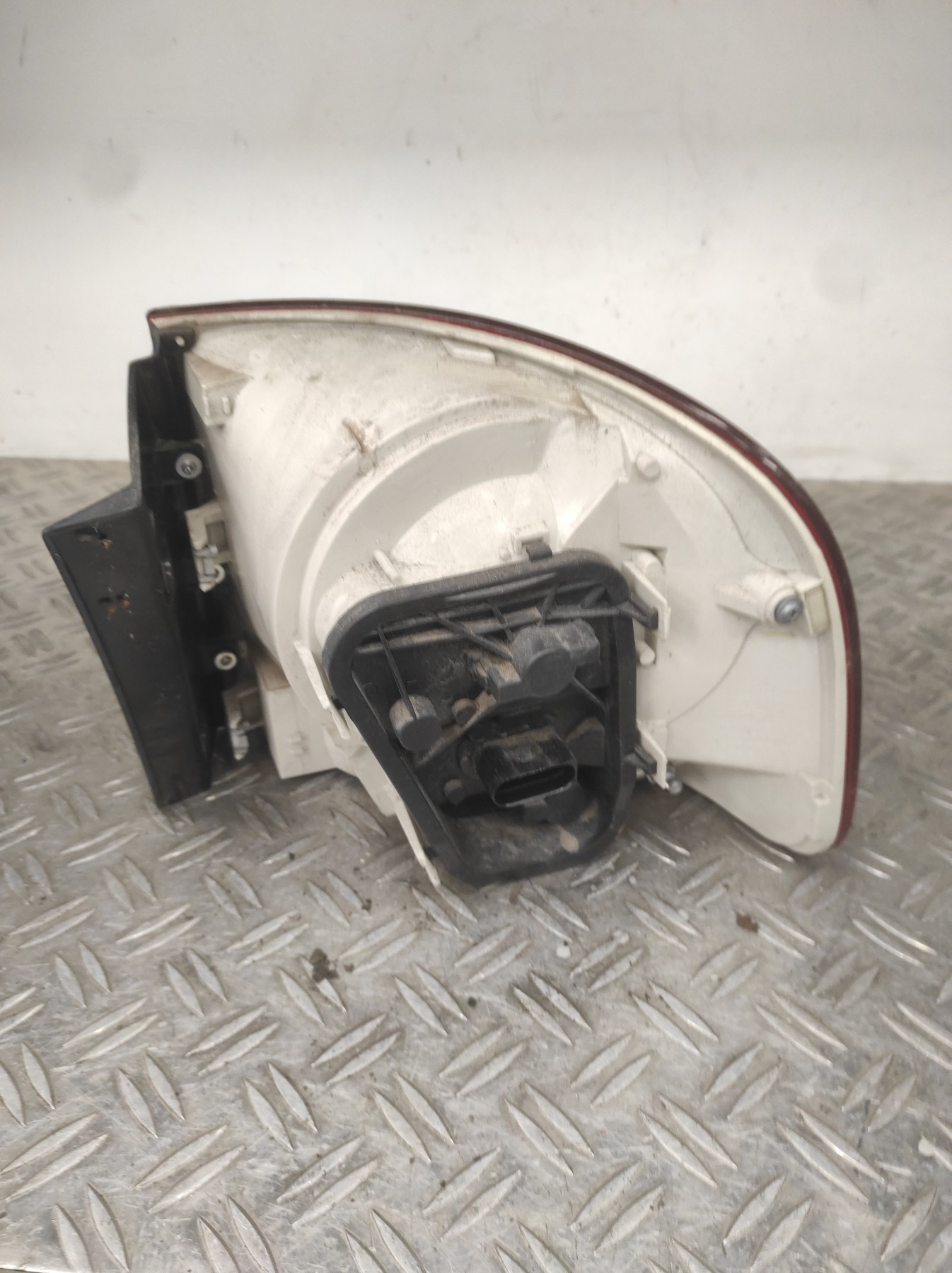 Feu arriere principal gauche (feux) VOLKSWAGEN TOUAREG 1 PHASE 1 – 7L6945095P