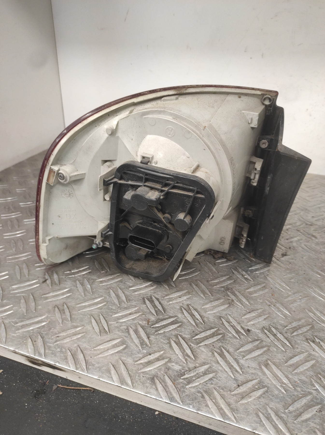 Feu arriere principal droit (feux) VOLKSWAGEN TOUAREG 1 PHASE 1 – 7L6945096P