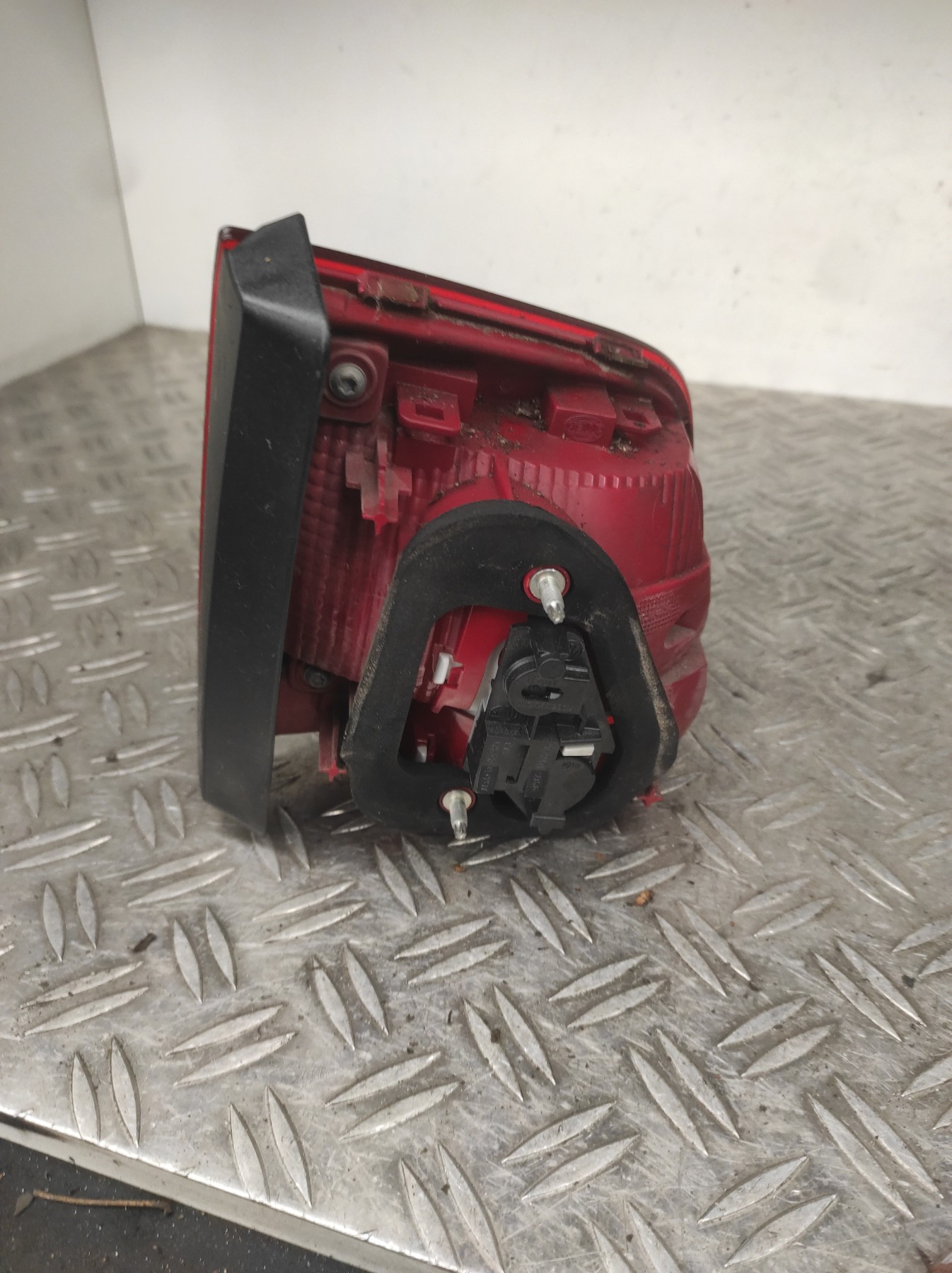 Feu arriere secondaire droit (feux) VOLKSWAGEN TIGUAN 1 PHASE 2 – 178957R