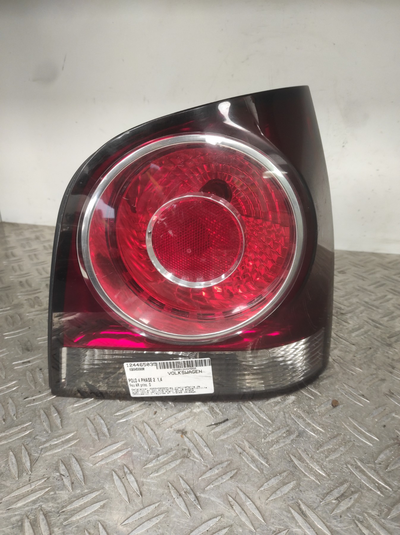 Feu arriere principal droit (feux) VOLKSWAGEN POLO 4 PHASE 2 – 6Q6945096M