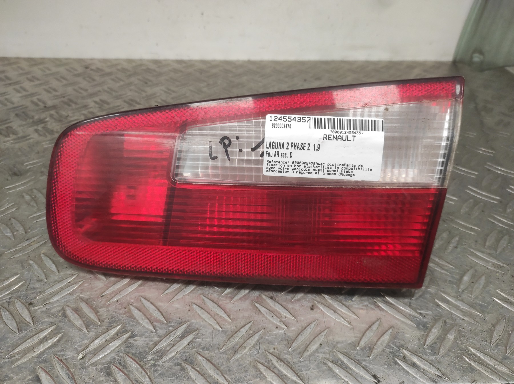 Feu arriere secondaire droit (feux) RENAULT LAGUNA 2 PHASE 2 – 8200002476