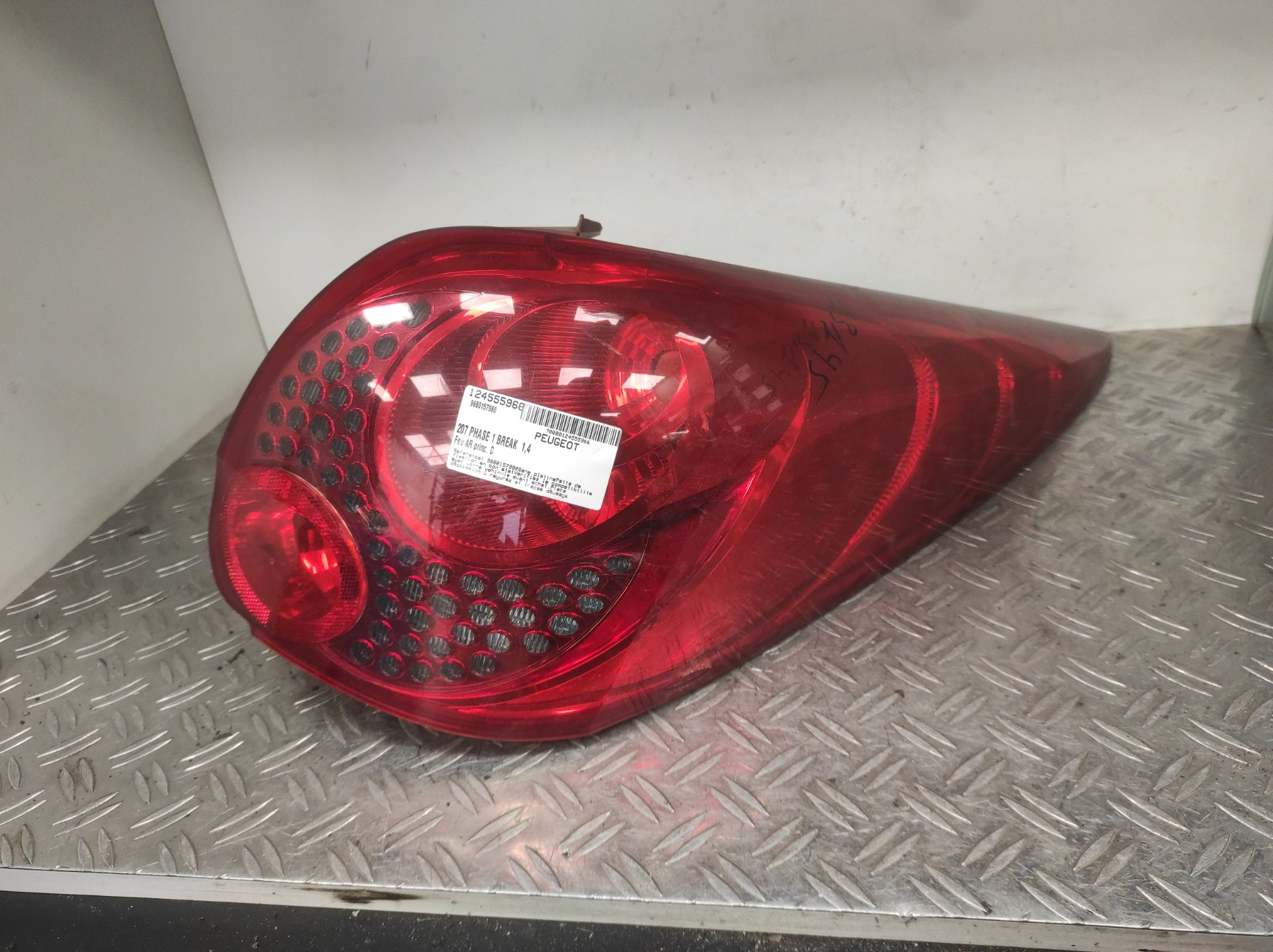 Feu arriere principal droit (feux) PEUGEOT 207 PHASE 1 BREAK – 9680157980