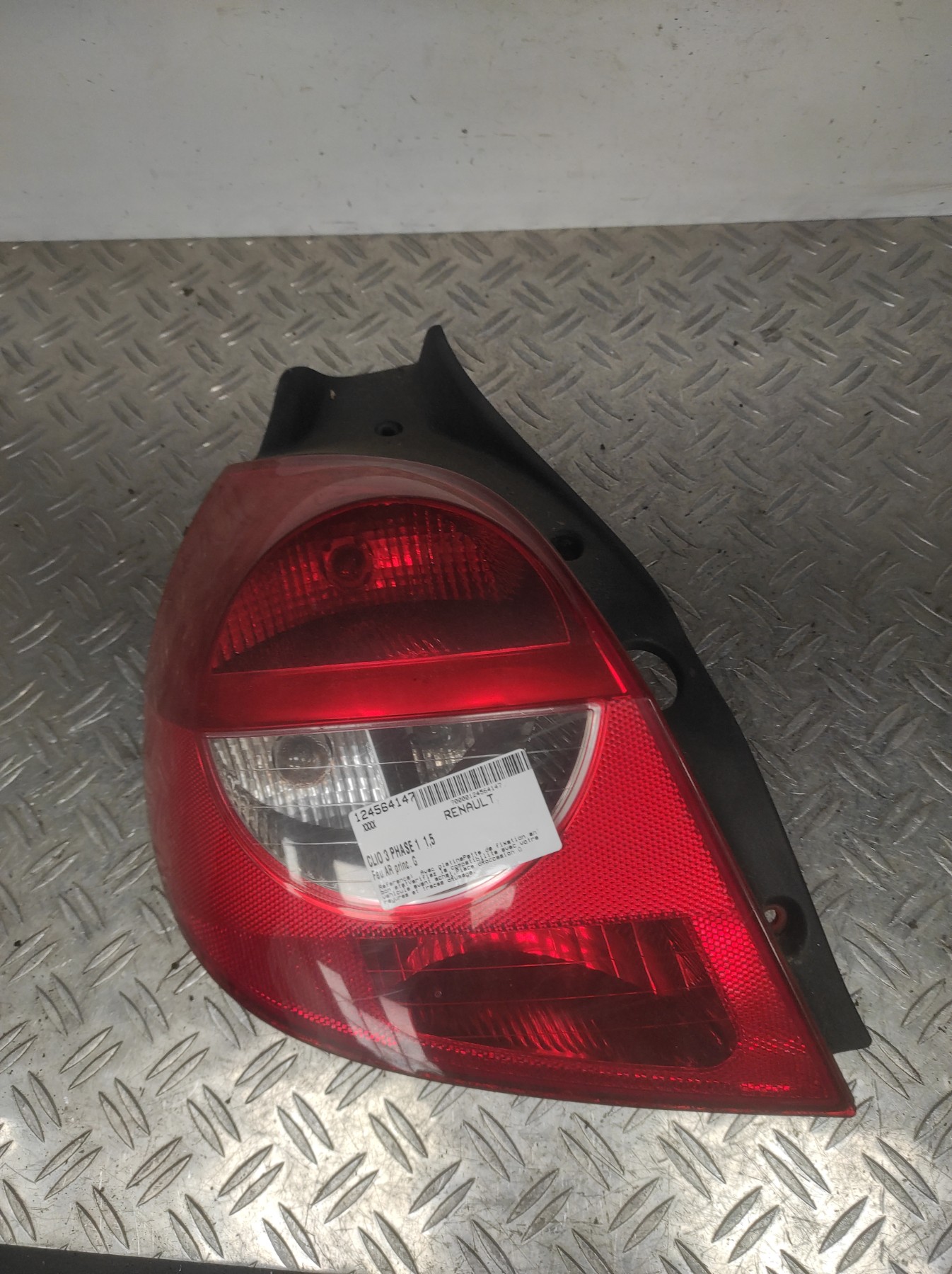 Feu arriere principal gauche (feux) RENAULT CLIO 3 PHASE 1 – XXXX