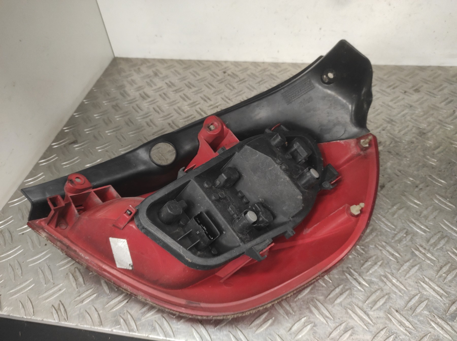 Feu arriere principal gauche (feux) RENAULT CLIO 3 PHASE 1 – XXXX