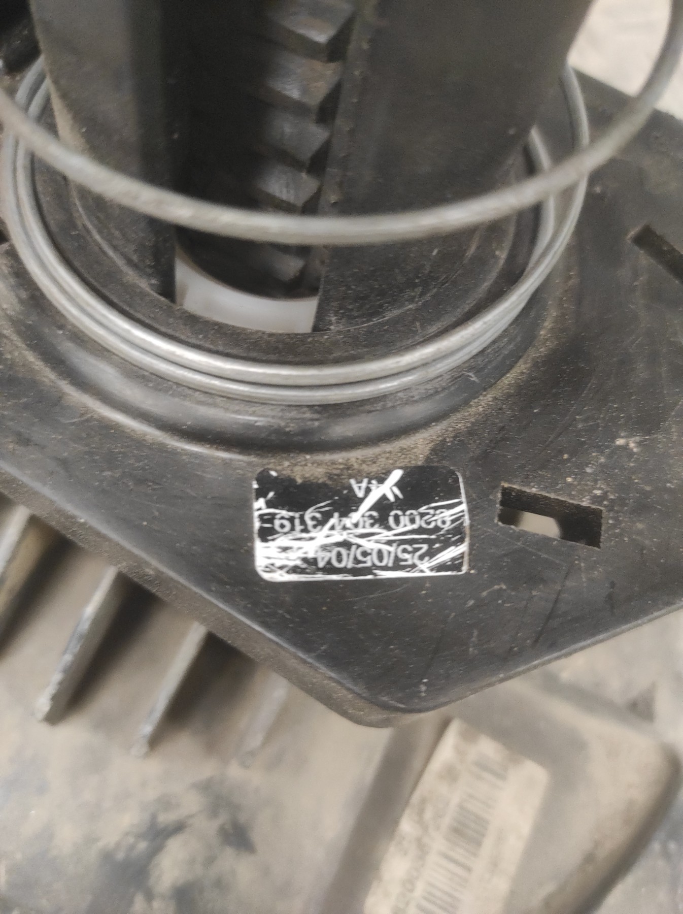 Treuil de roue de secours RENAULT MODUS PHASE 1 – 8200367262