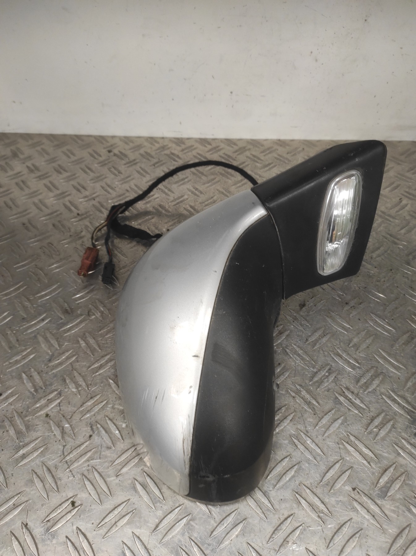Retroviseur droit PEUGEOT 207 PHASE 1 BREAK – XXXX