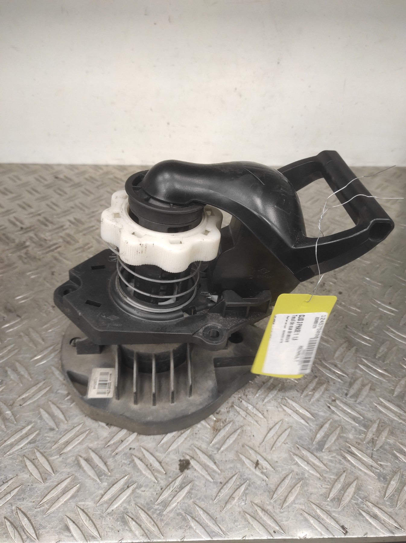 Treuil de roue de secours RENAULT CLIO 3 PHASE 1 – 8200551279