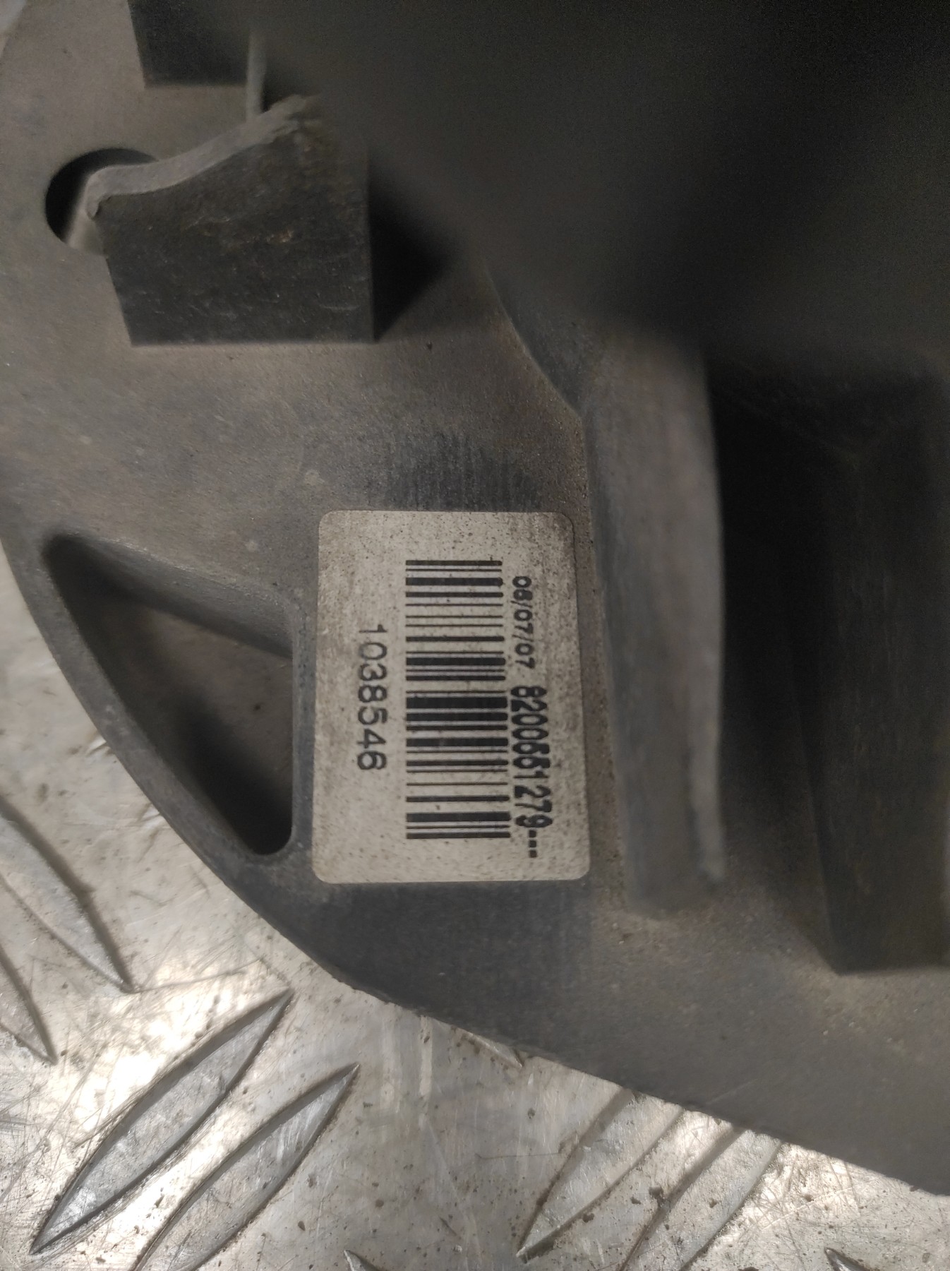 Treuil de roue de secours RENAULT CLIO 3 PHASE 1 – 8200551279