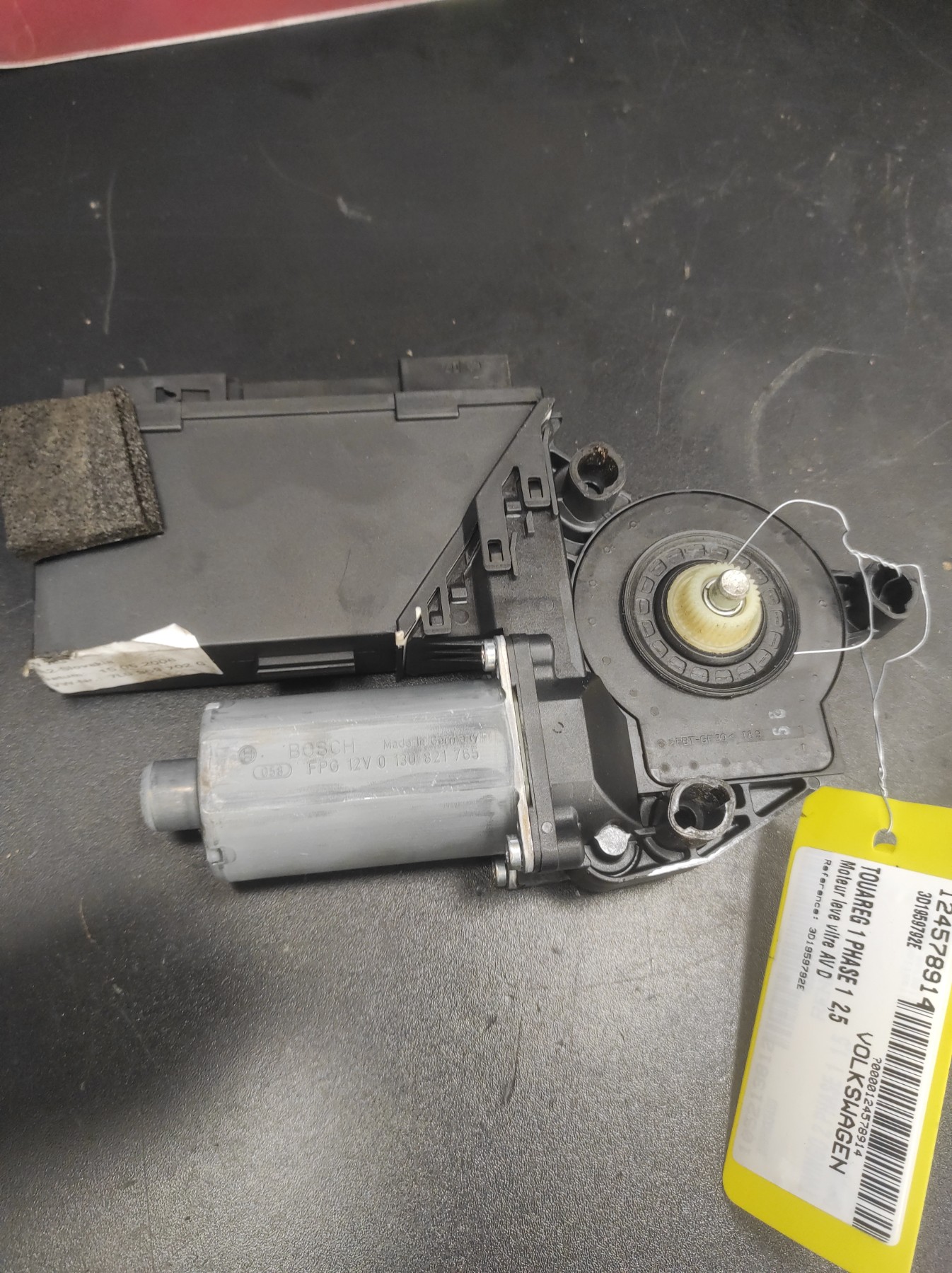 Moteur leve vitre avant droit VOLKSWAGEN TOUAREG 1 PHASE 1 – 3D1959792E