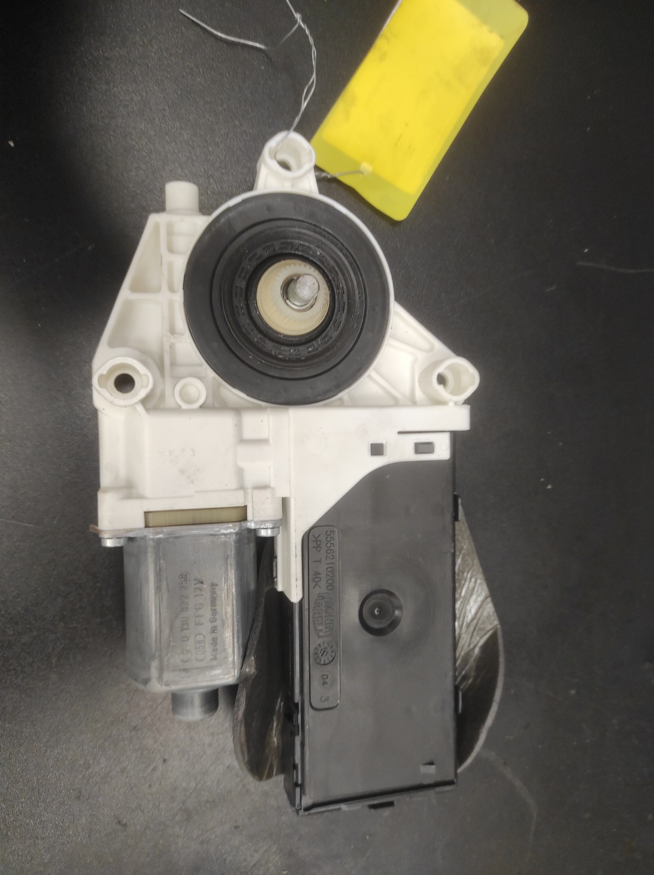 Moteur leve vitre avant gauche RENAULT LAGUNA 3 PHASE 2 – 807311295R