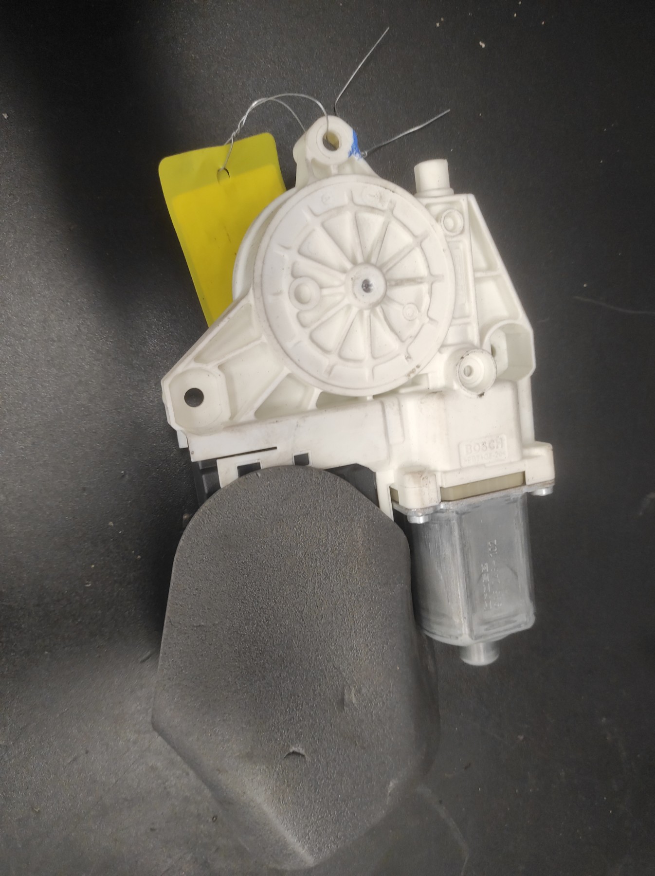 Moteur leve vitre avant gauche RENAULT LAGUNA 3 PHASE 2 – 807311295R