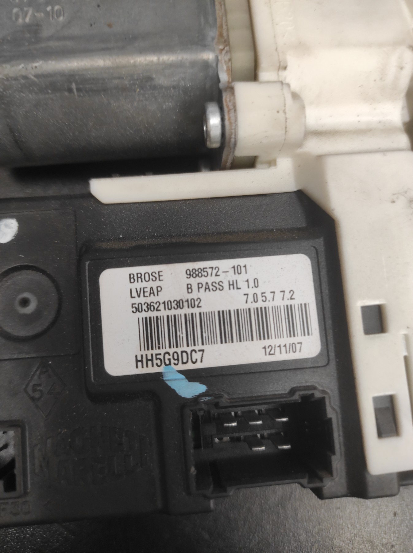 Moteur leve vitre avant droit RENAULT LAGUNA 3 PHASE 2 – 807300002R