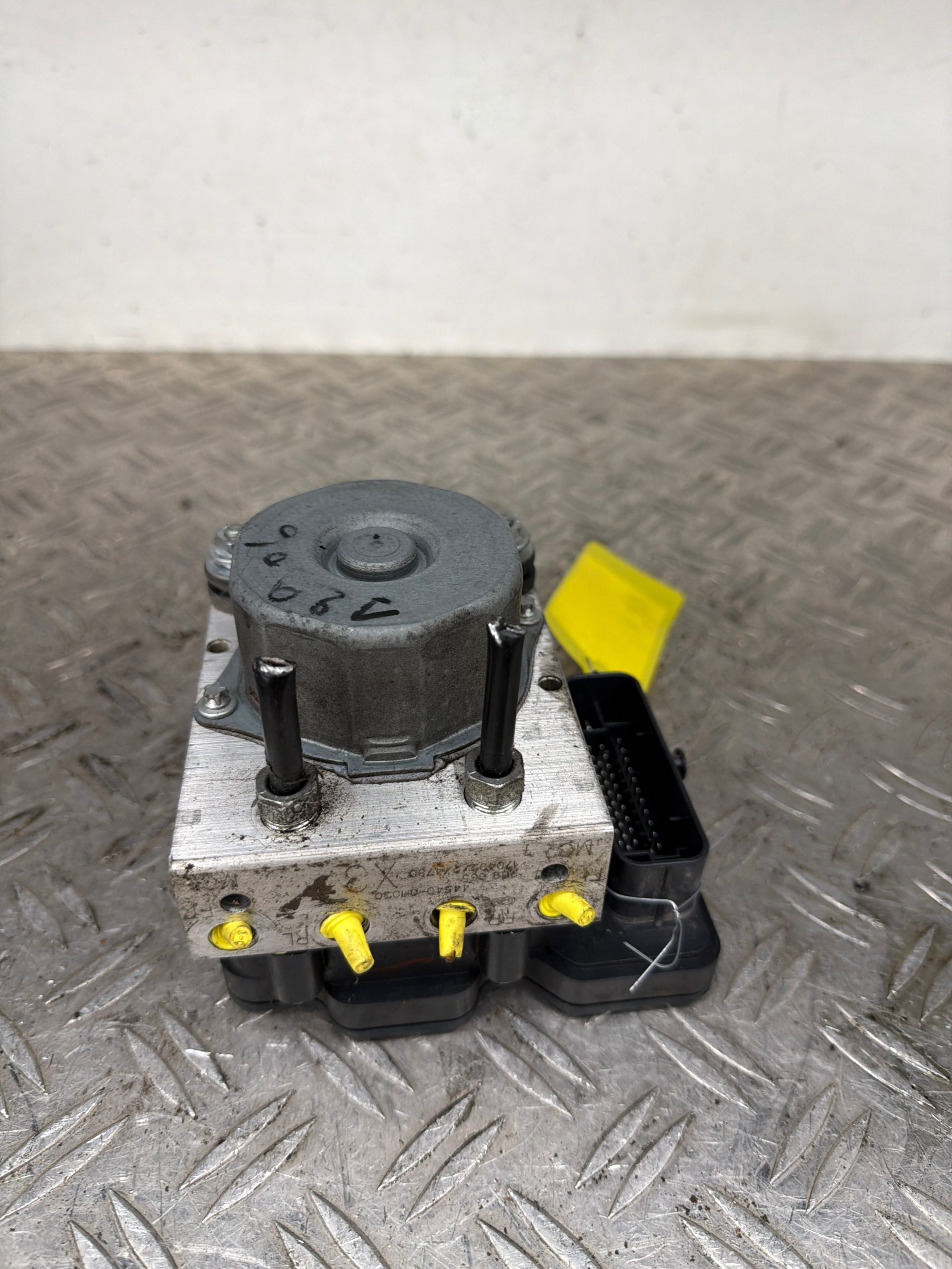 Bloc ABS (freins anti-blocage) TOYOTA AYGO 2 PHASE 1 – 445400H030