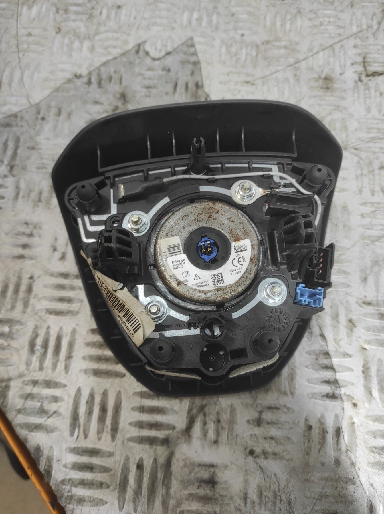 Air bag conducteur PEUGEOT 208 1 PHASE 1 – 96728484ZD