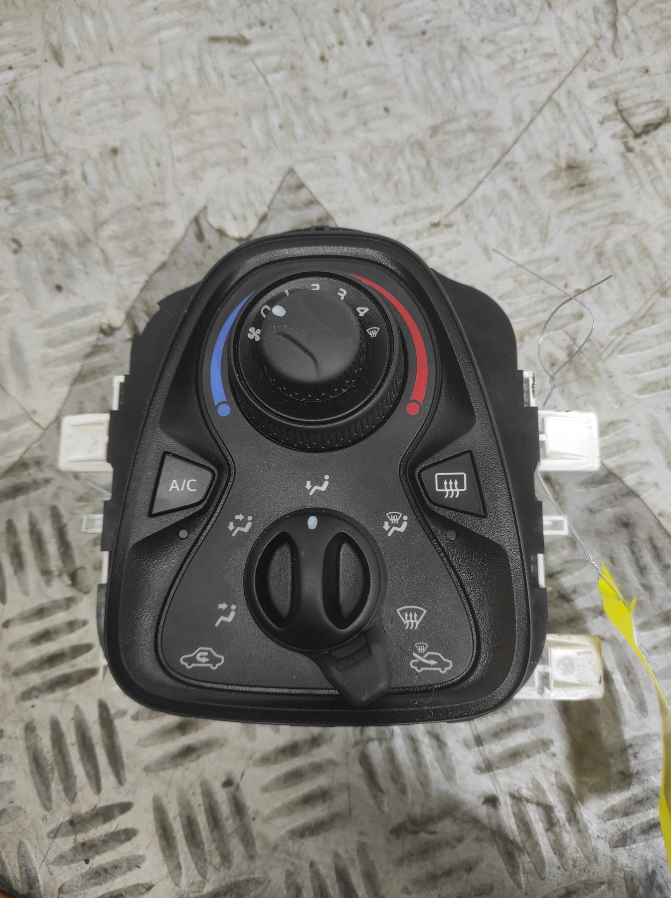 Commande chauffage TOYOTA AYGO 2 PHASE 1 – XXXXX
