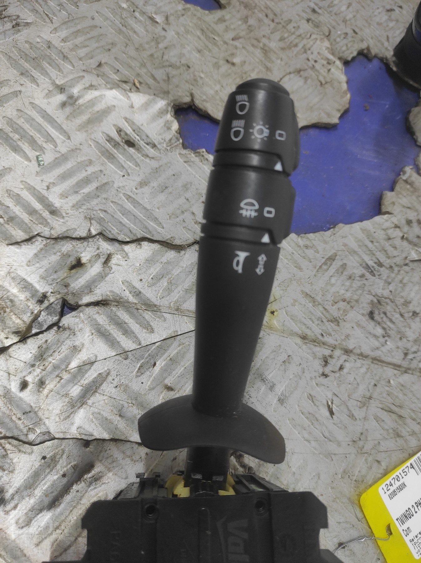 Com (Bloc Contacteur Tournant+Commodo Essuie Glace+Commodo Phare) RENAULT TWINGO 2 PHASE 1 – 8200515830K
