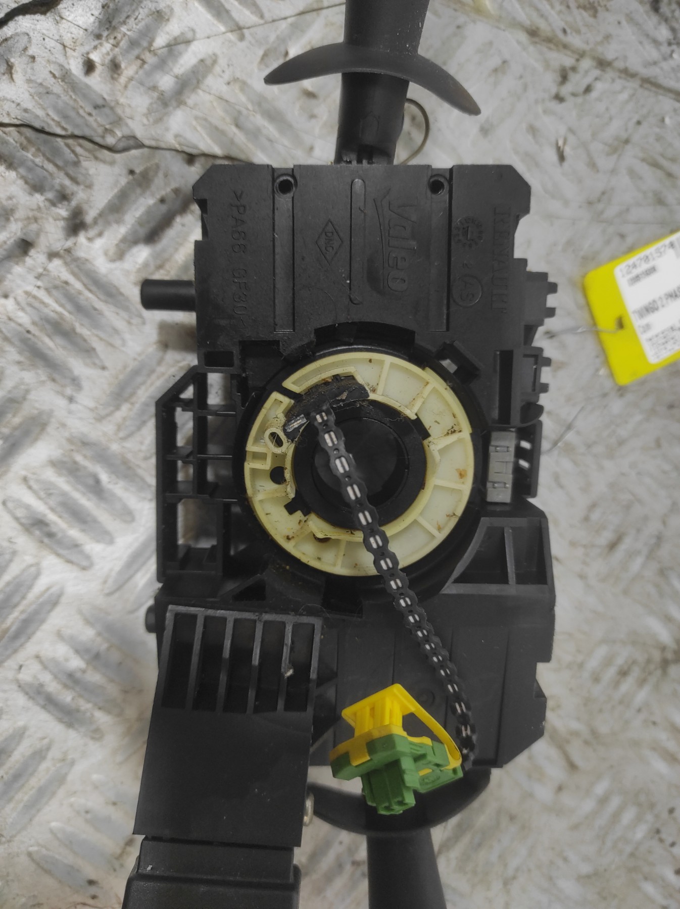 Com (Bloc Contacteur Tournant+Commodo Essuie Glace+Commodo Phare) RENAULT TWINGO 2 PHASE 1 – 8200515830K