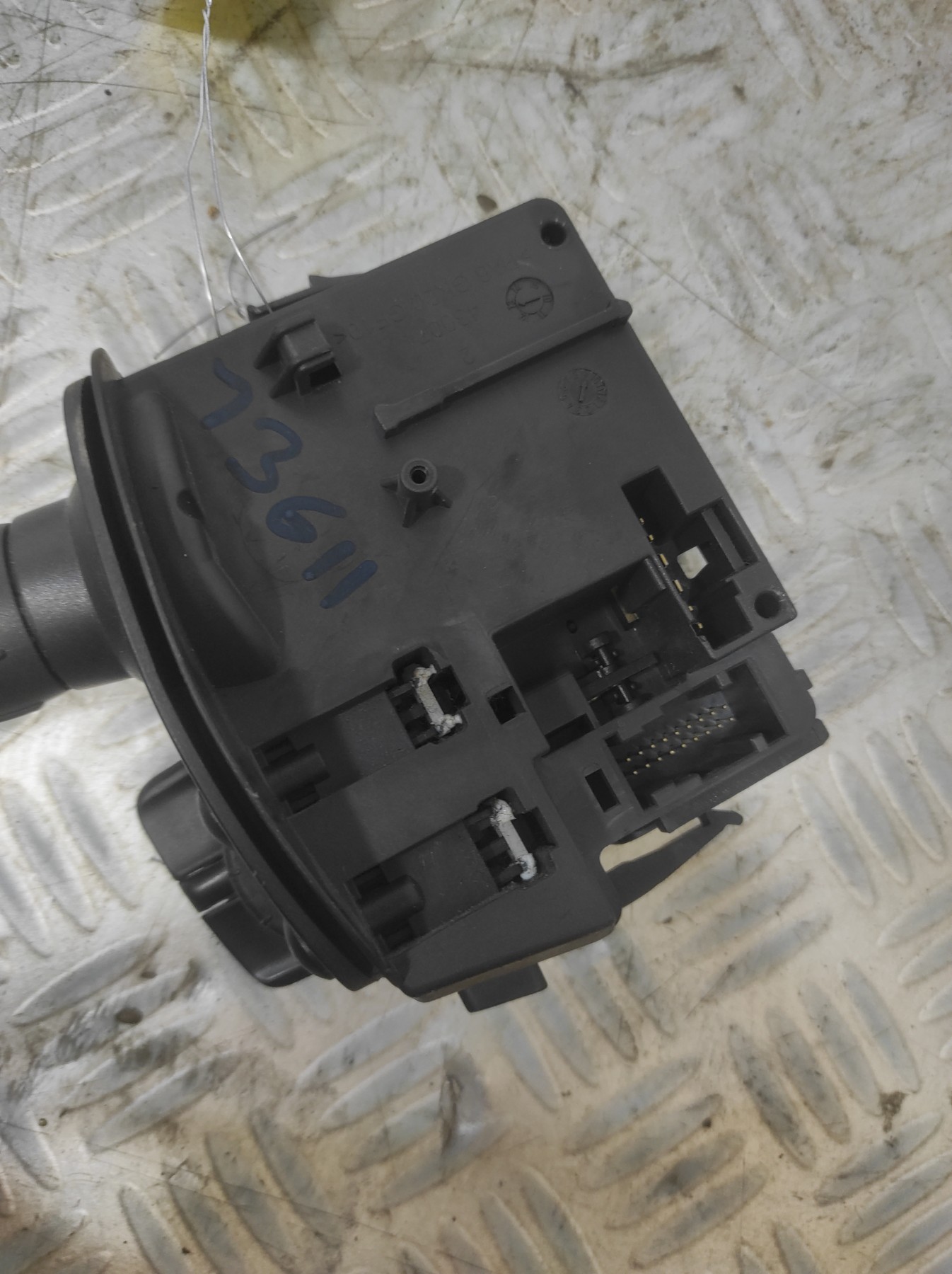 Commodo d’essuie glaces RENAULT KANGOO 2 PHASE 2 – 28363689034