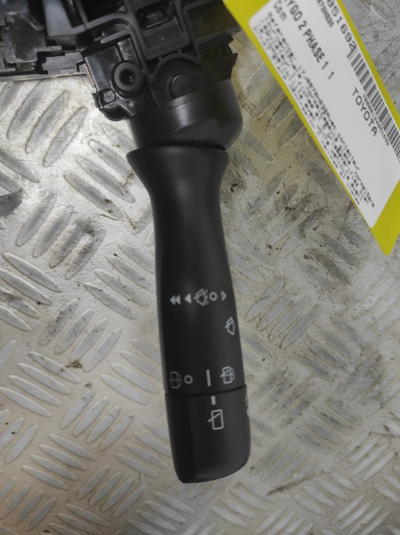 Com (Bloc Contacteur Tournant+Commodo Essuie Glace+Commodo Phare) TOYOTA AYGO 2 PHASE 1 – 17J0870H030