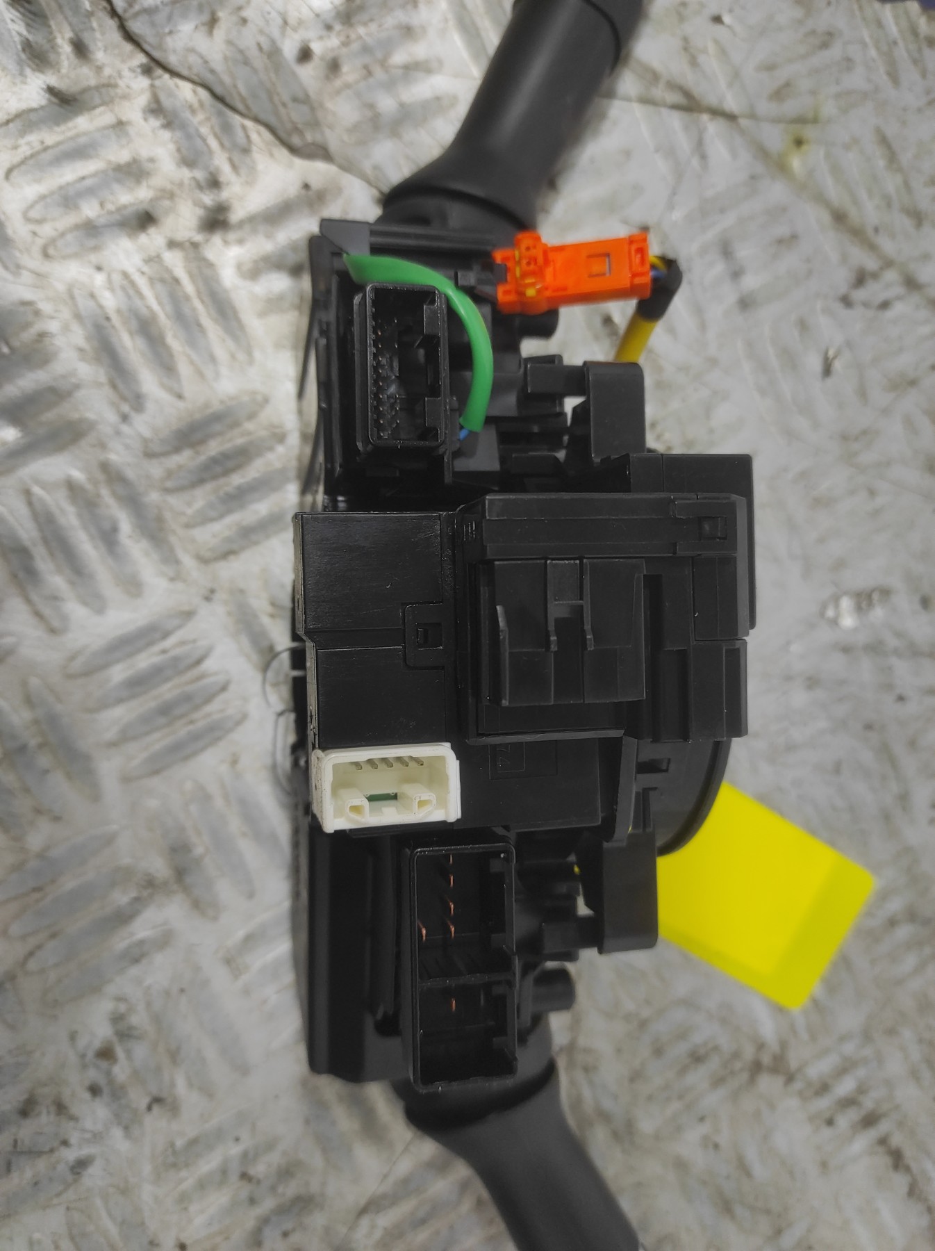 Com (Bloc Contacteur Tournant+Commodo Essuie Glace+Commodo Phare) TOYOTA AYGO 2 PHASE 1 – 17J0870H030