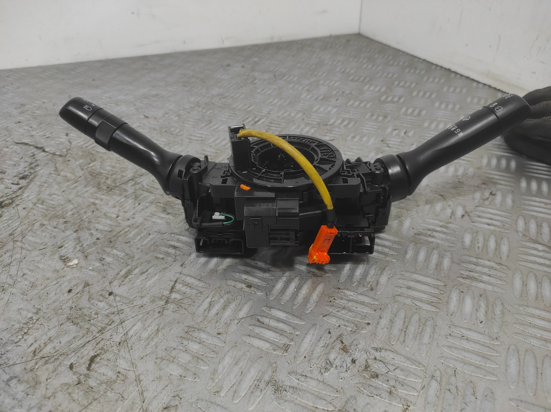 Com (Bloc Contacteur Tournant+Commodo Essuie Glace+Commodo Phare) PEUGEOT 107 PHASE 2 – XXXX